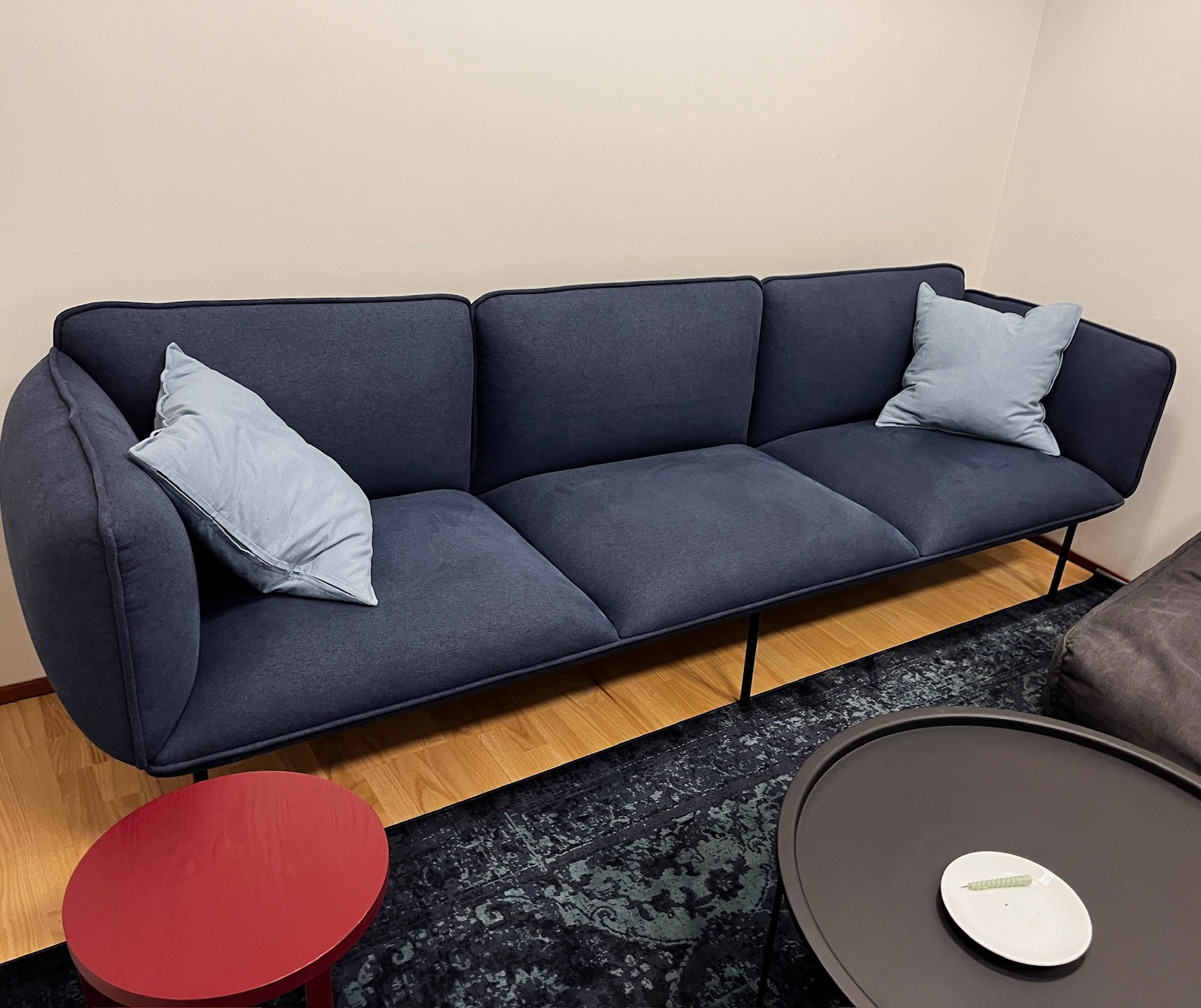 SELT / SOLD Woud hönnunarsófi, 3ja sæta, B245 - D78 - H83 sm.