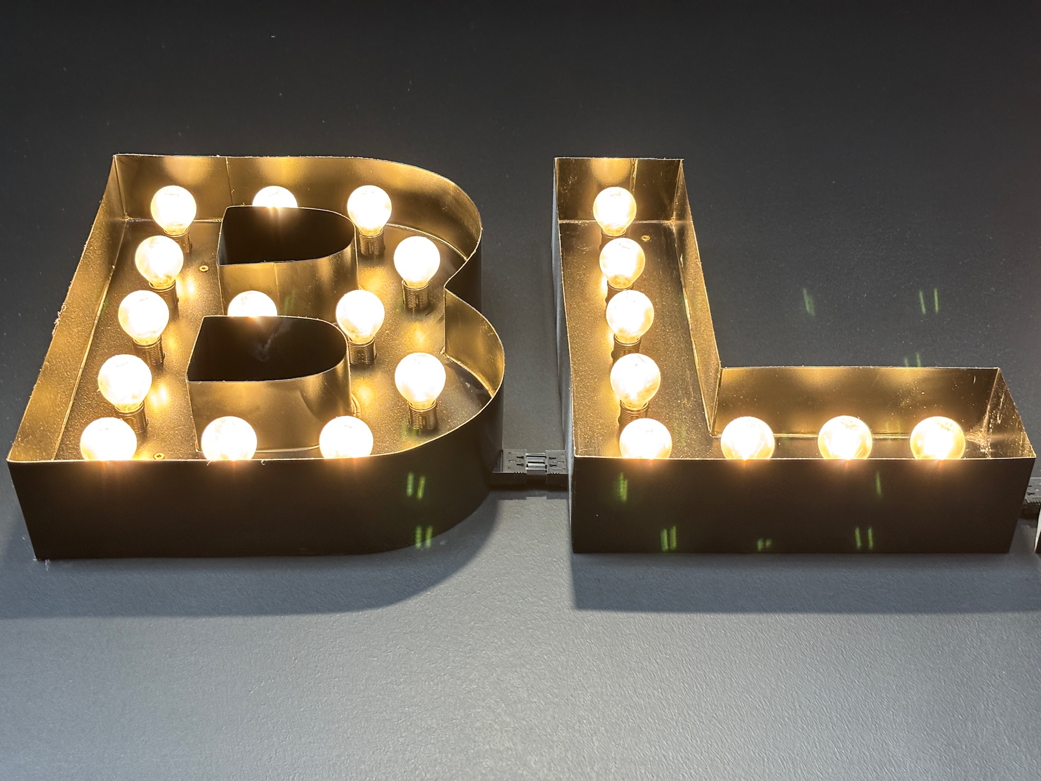 SELT / SOLD Blackbox ljósastafir 6