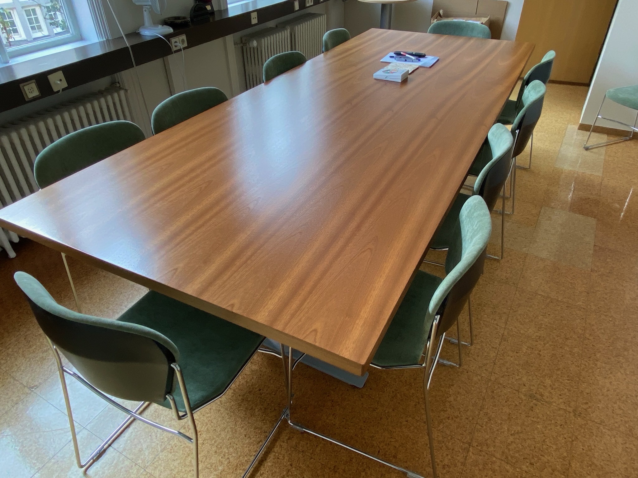 SELT / SOLD Fundarborð 300x120sm - 10 manna 4