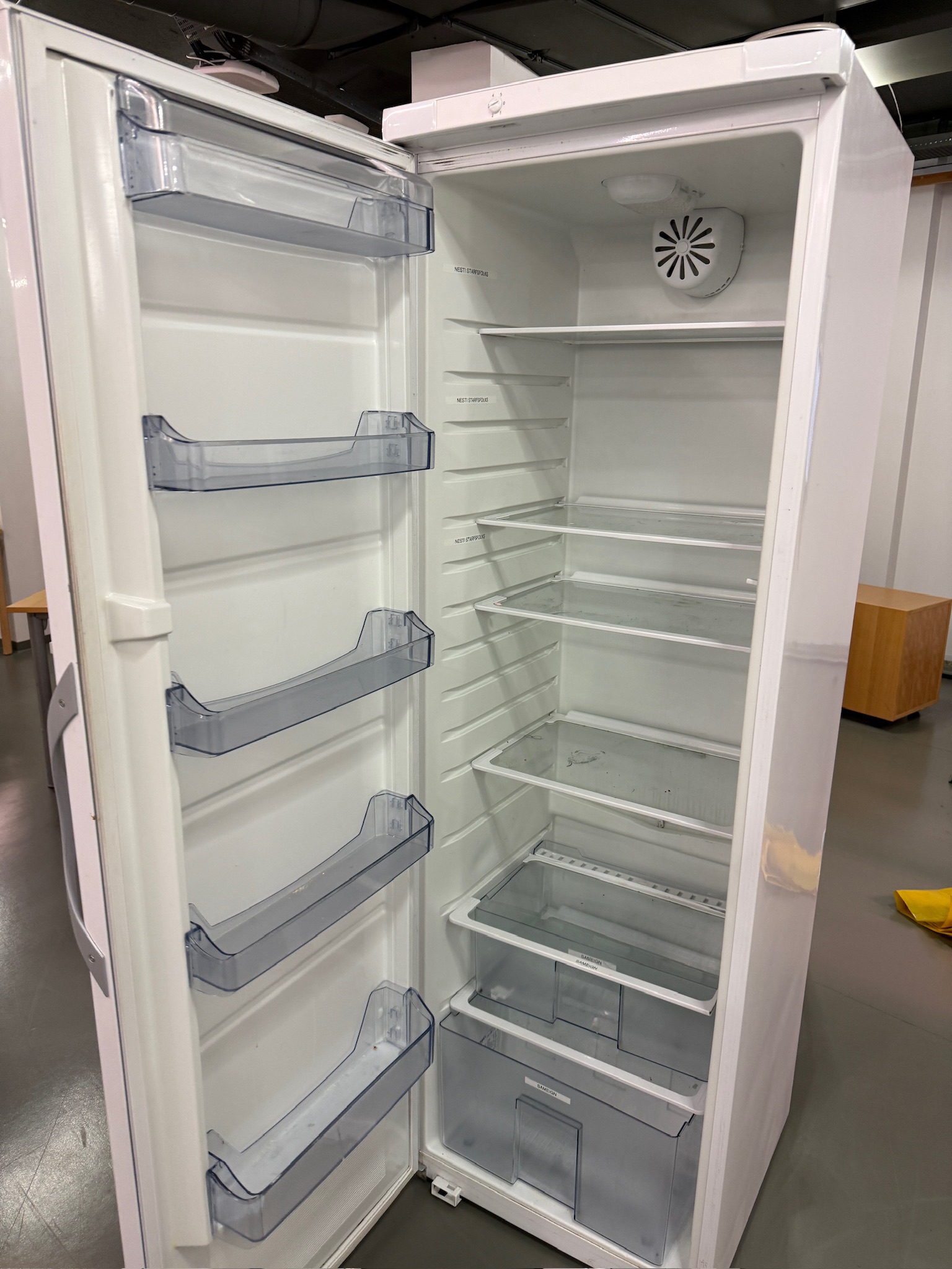 SELT / SOLD Vestfrost ísskápur, H185sm. 2