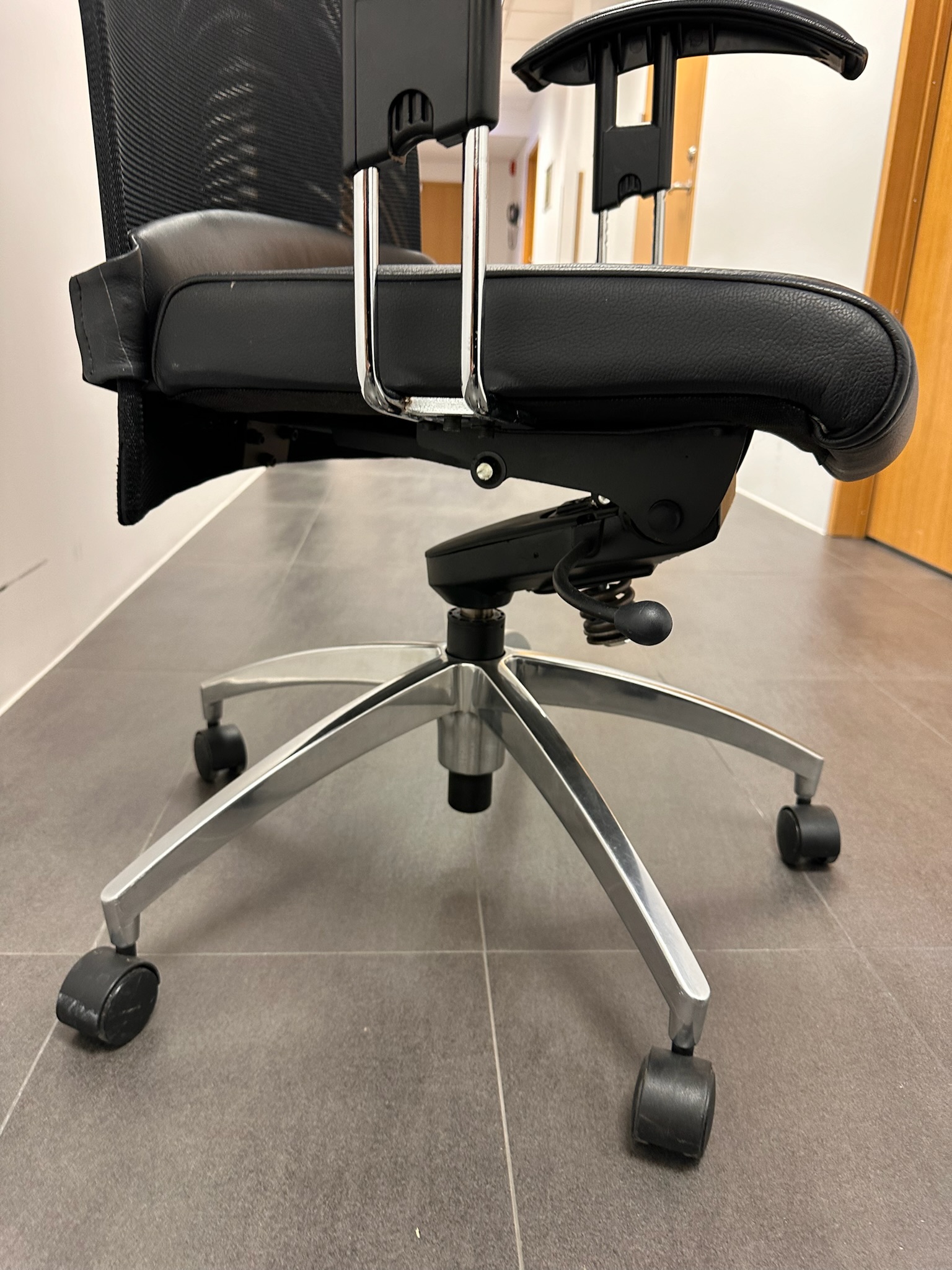 SELT / SOLD Vandaðir skrifstofustólar frá Pennanum 6