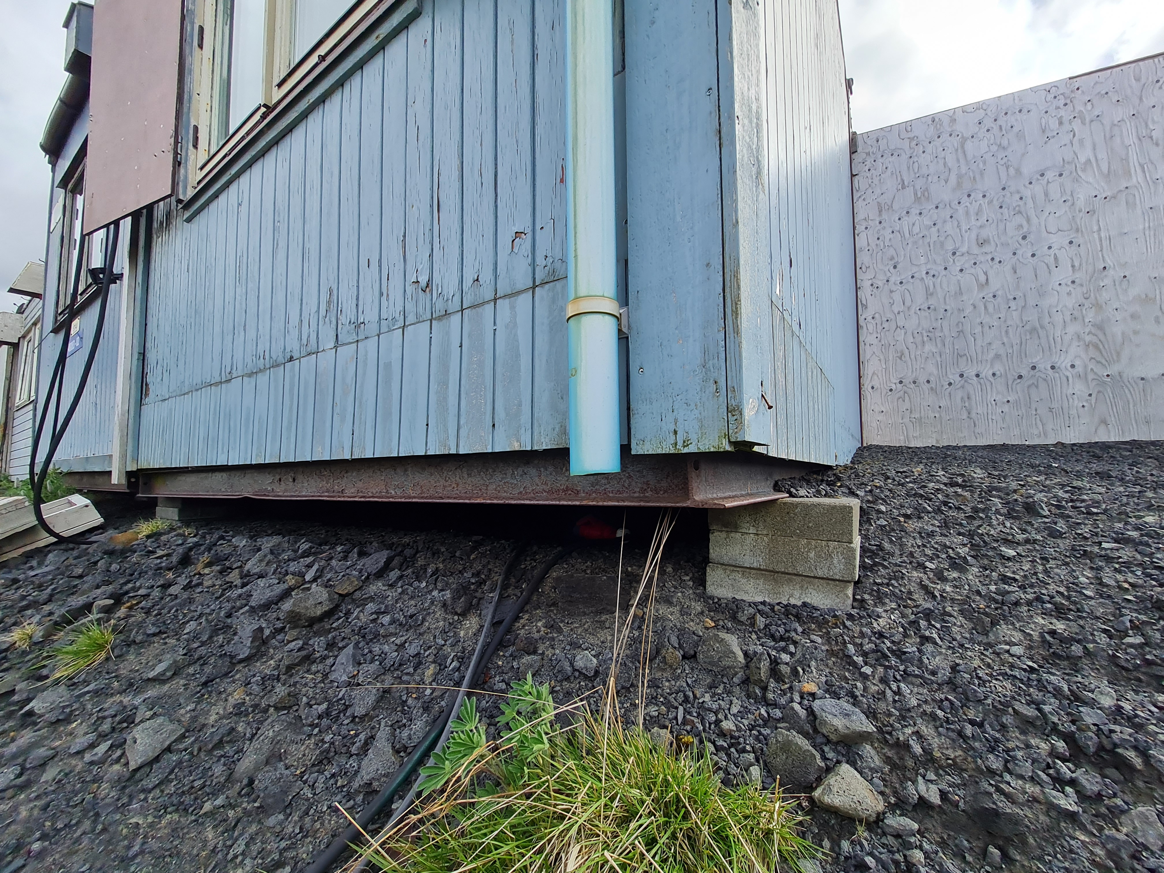 SELT / SOLD - Smáhýsi Airport Nr. 01 - 29 fm. Útihurð og tvö herbergi 8