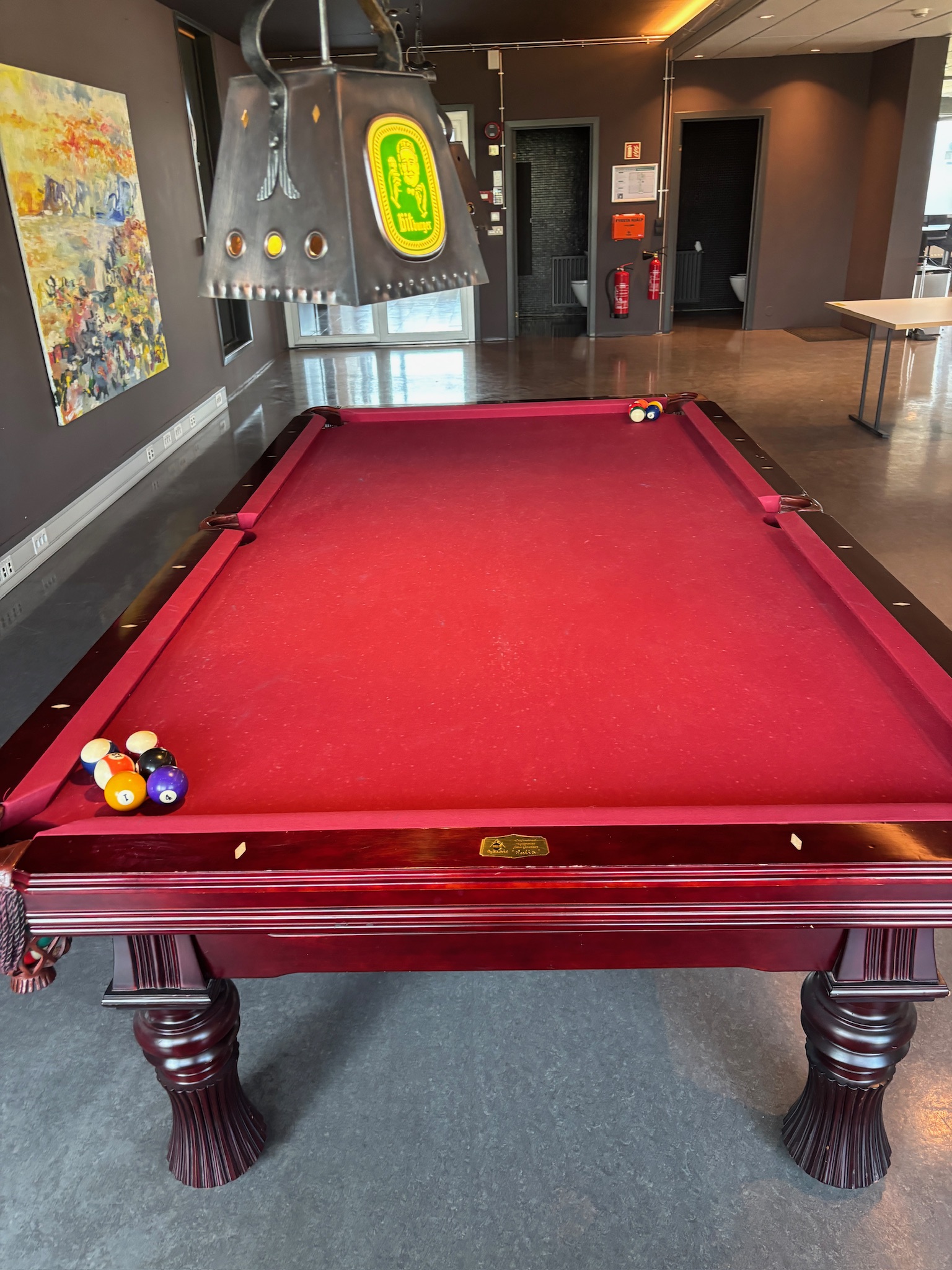 SELT / SOLD Dynamic poolborð, 9fet, kúlur, 5 kjuðar, kjuðastandur, 3 ljós 4