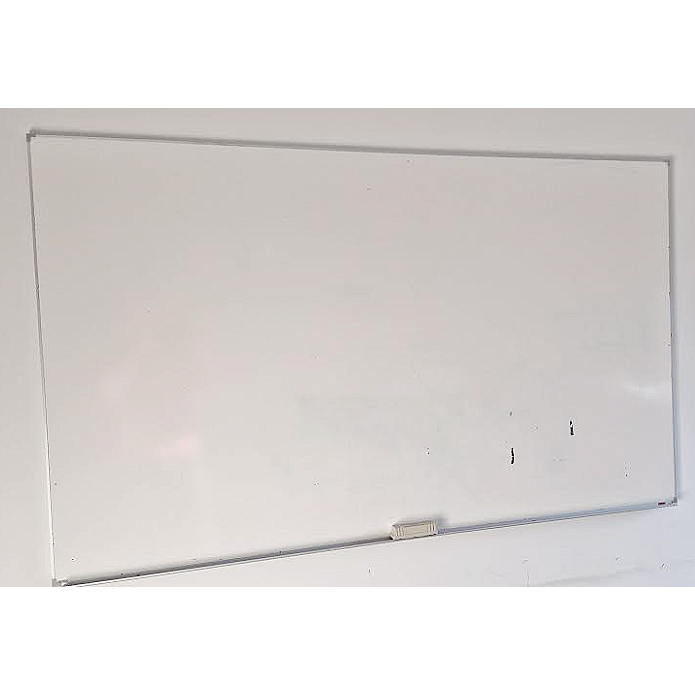 SELT / SOLD Tússtafla frá AJ vörulistanum, B300xH120sm.