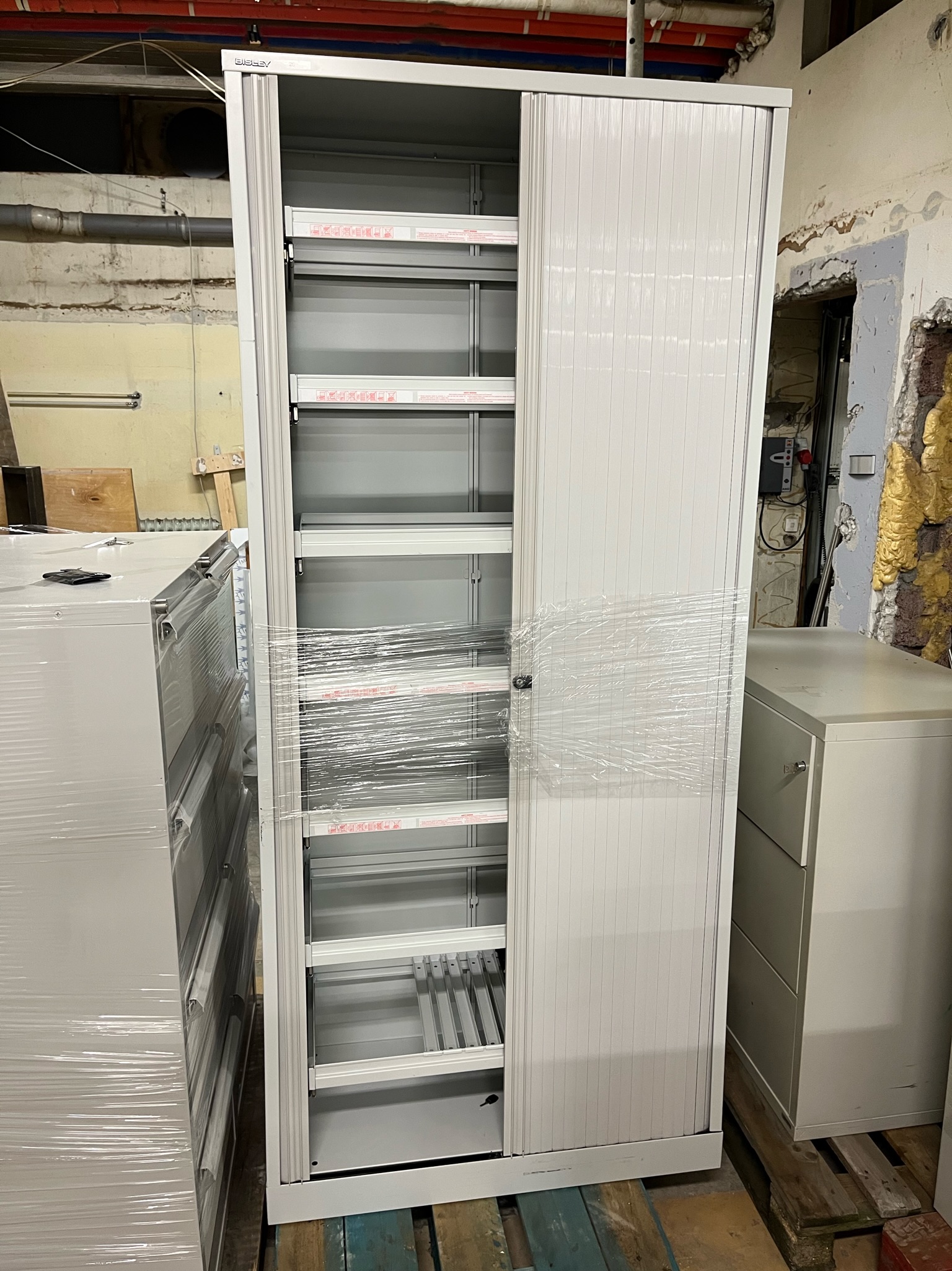 SELT / SOLD Bisley skjalaskápur - 1 stk. - ljósgrár H223 x B98 x D45sm.. 2