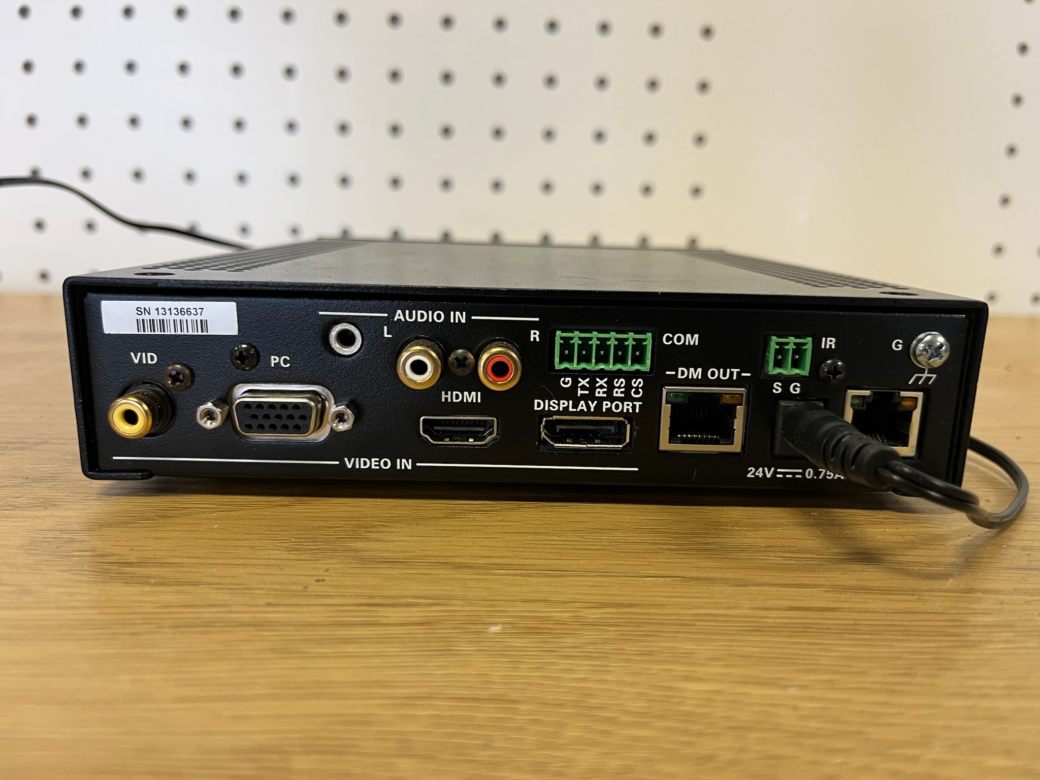 Crestron HDMI yfir CAT sendir/skiptir - hljóðkerfi 3