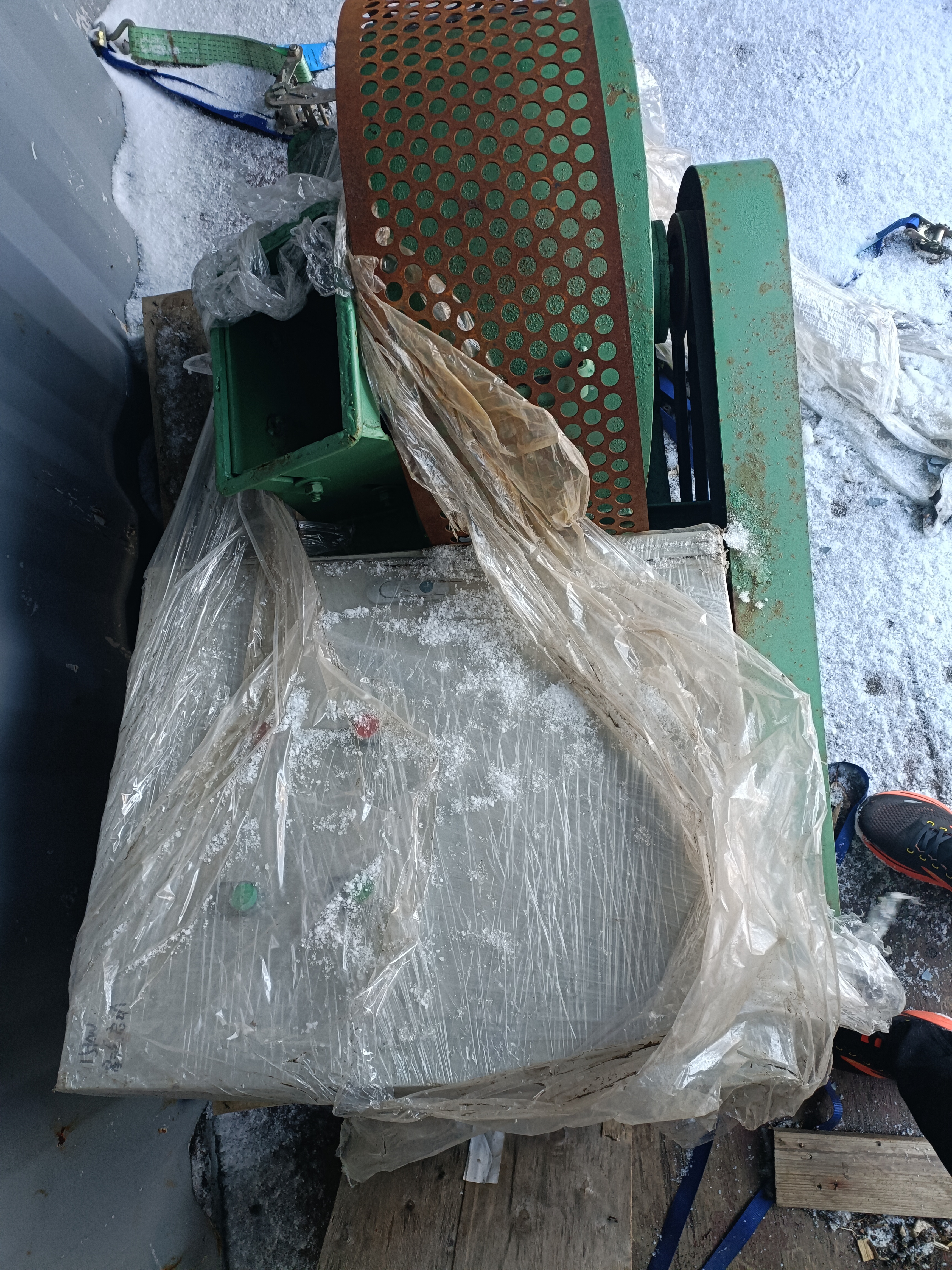 SELT / SOLD - Viðarkurlari 15 kw. 2