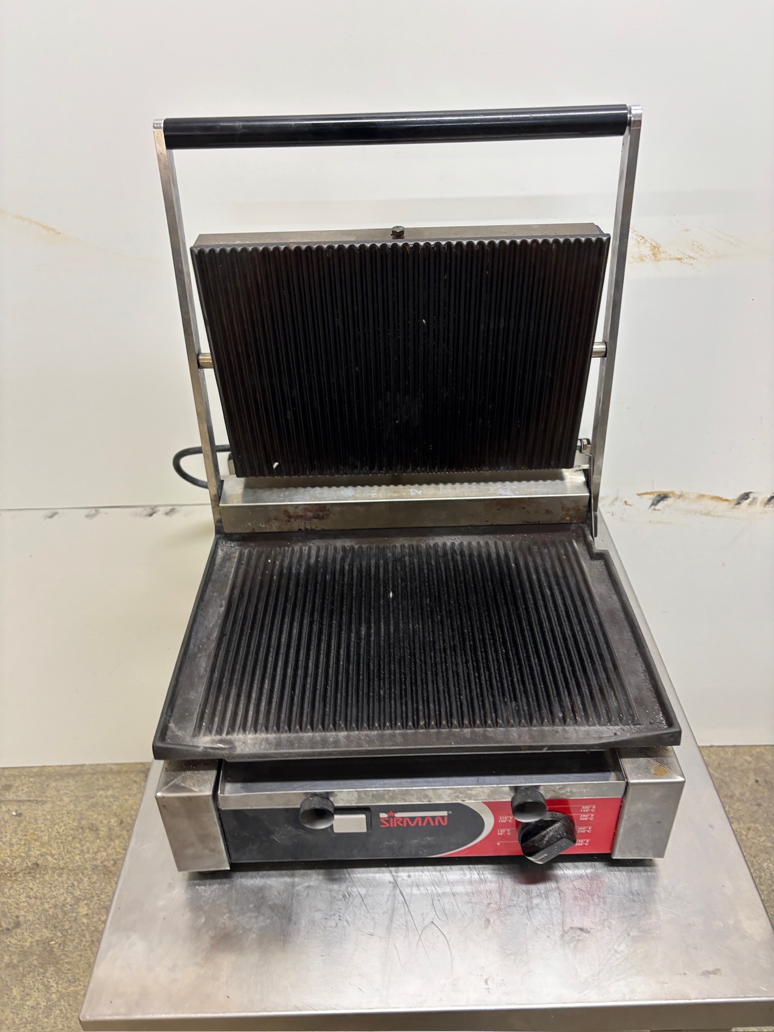 SELT / SOLD Sirman samlokugrill frá Fastus 2