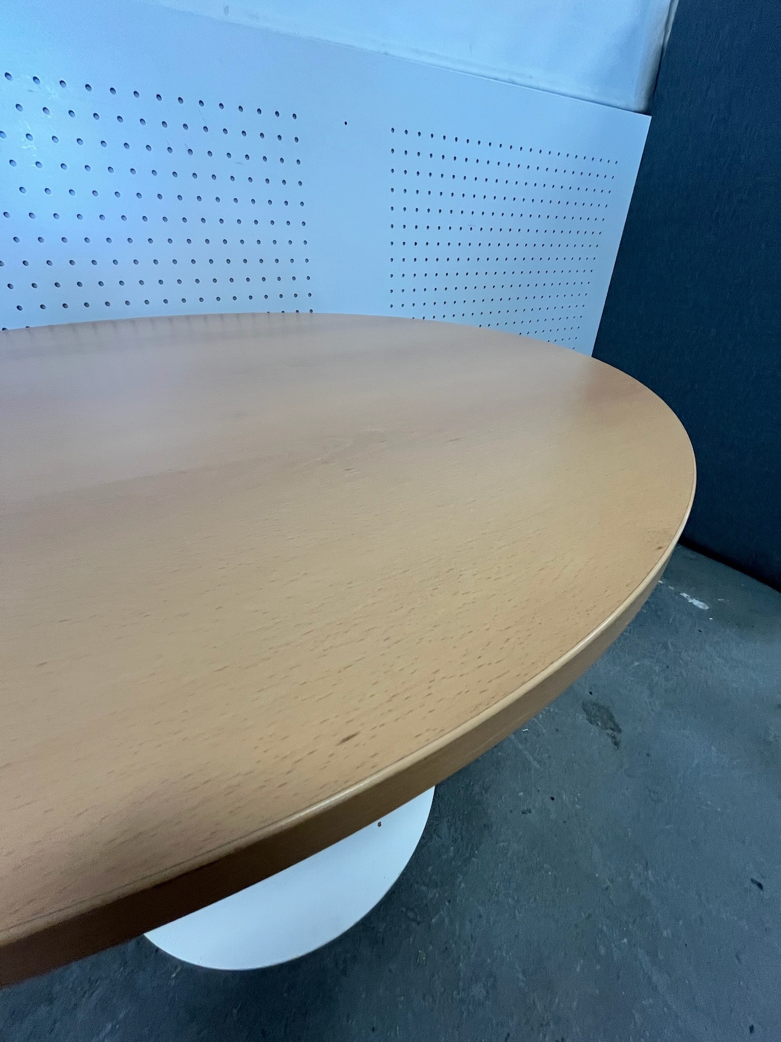 SELT / SOLD Hringborð, Ø90 x H72 sm. 4
