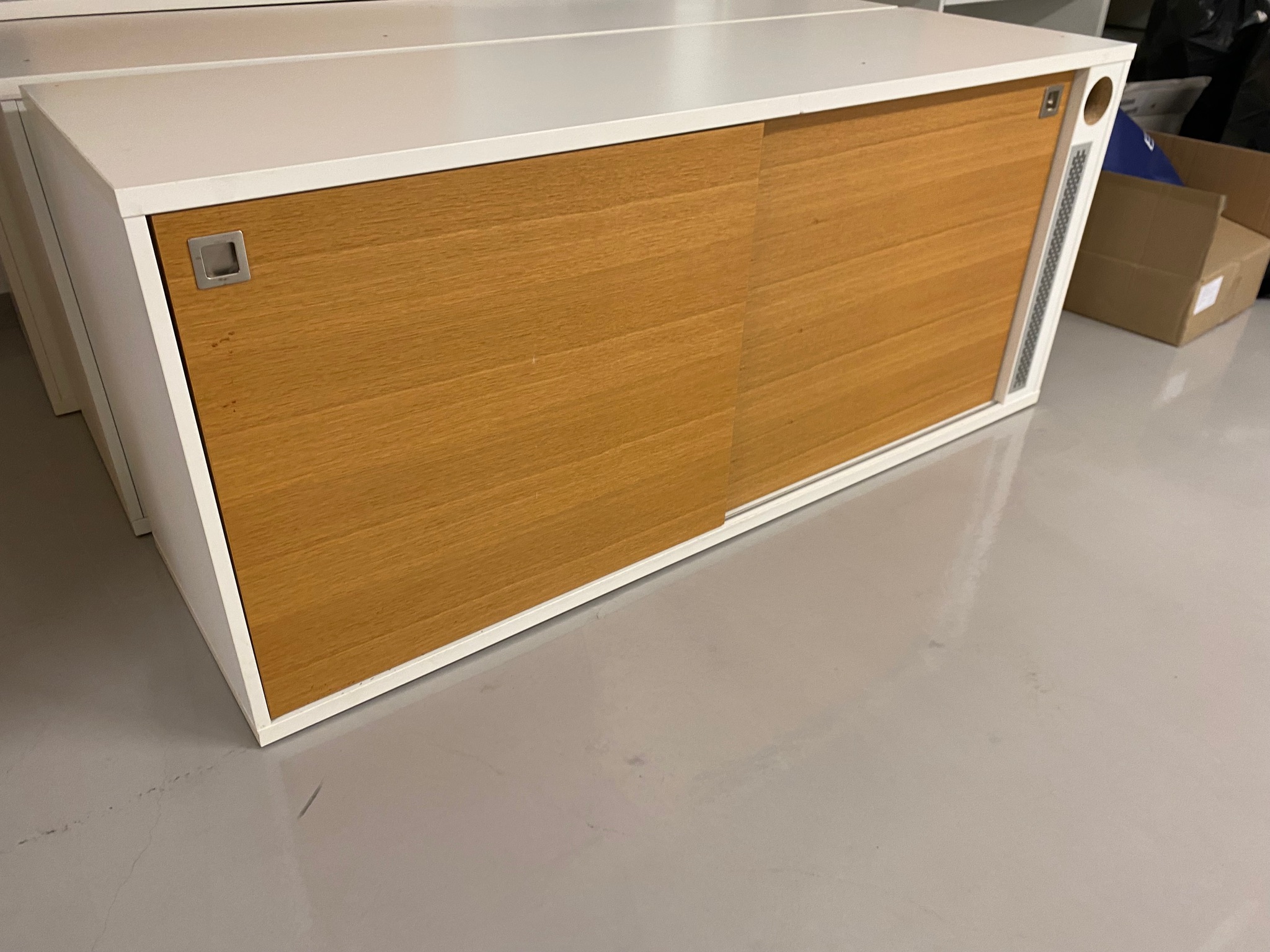 SELT / SOLD Skrifstofuskápar
