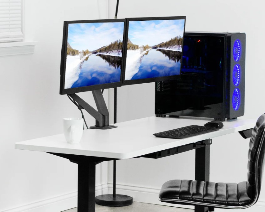 SELT / SOLD Lenovo ThinkVision QHD tölvuskjáir á Roline armi, 27''
