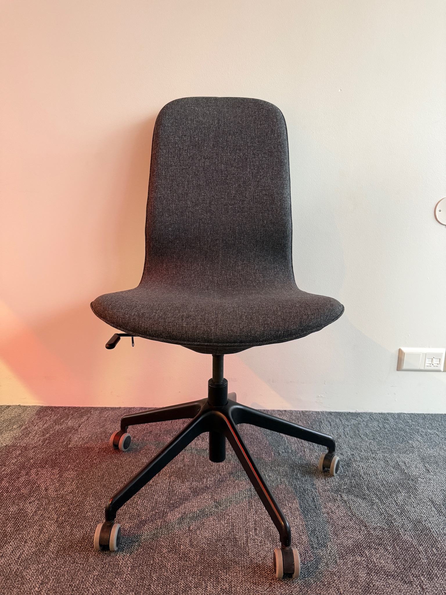 SELT / SOLD IKEA fundarstóll - PLAY 3