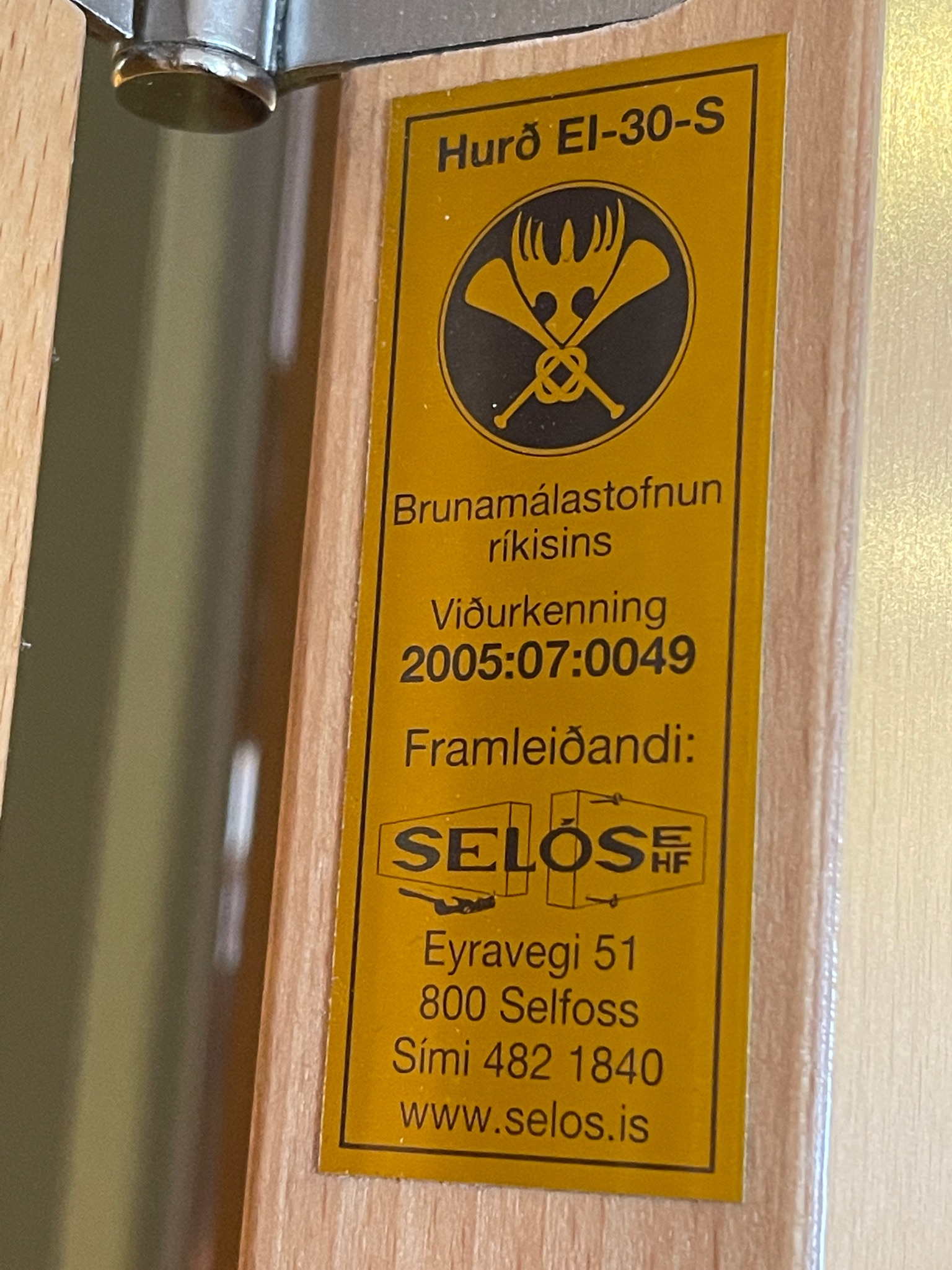 SELT - Eldtefjandi hurð El-30 með pumpu 6
