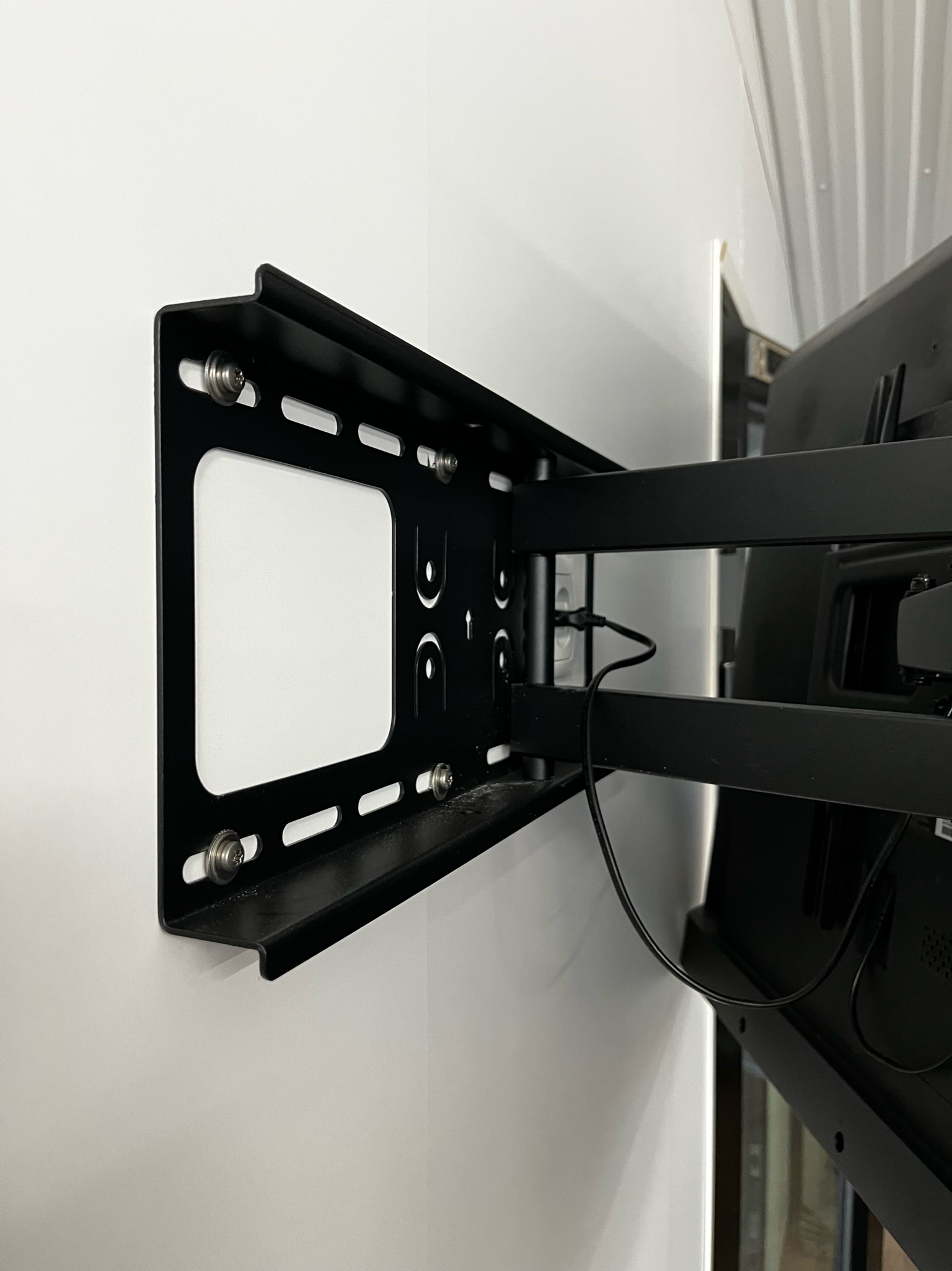 SELT / SOLD NEC upplýsingaskjár - 55'' með veggfestingu 5