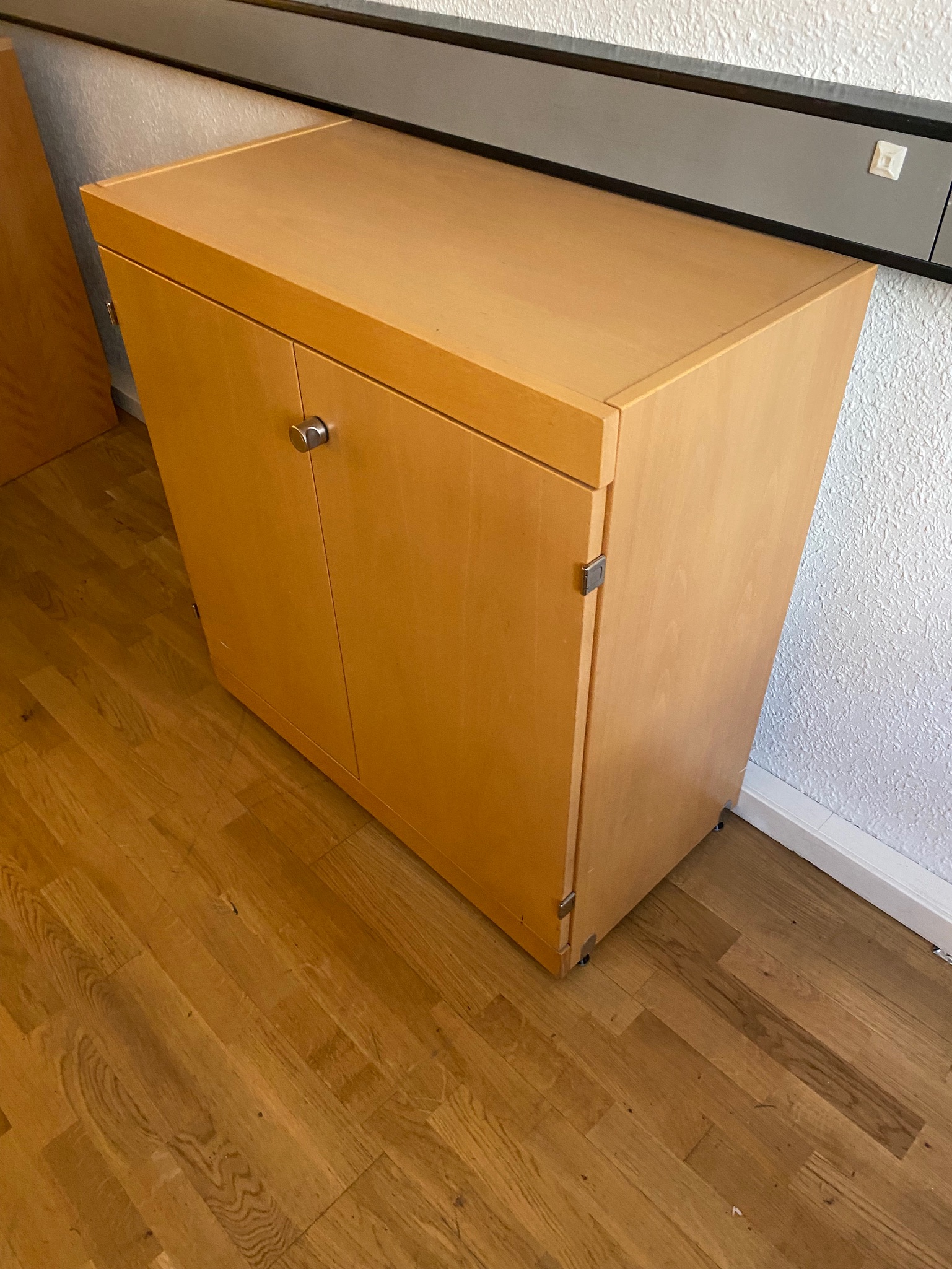 SELT / SOLD Skrifstofuskápur 2