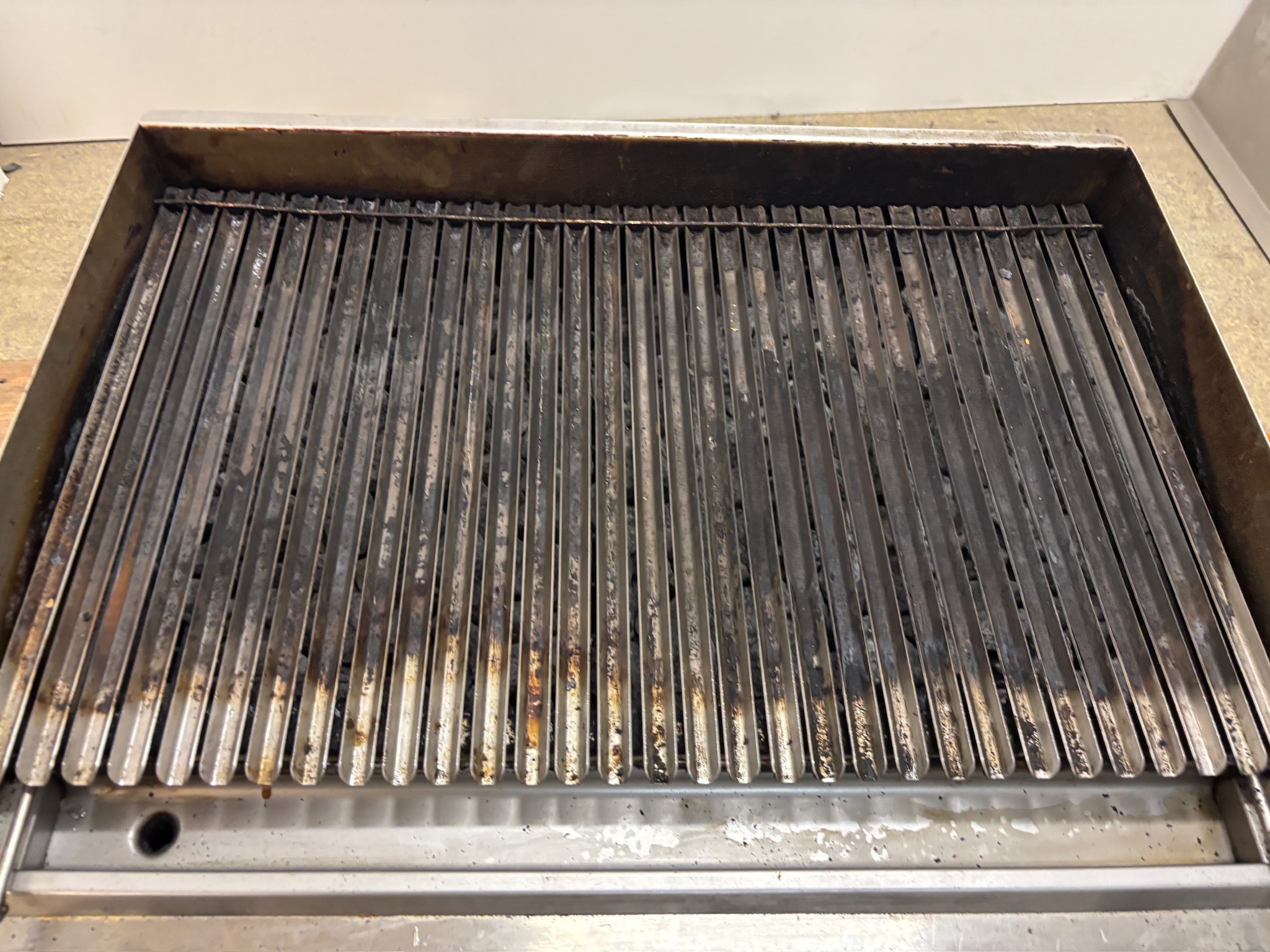 SELT / SOLD Grillvapor gasgrill, B80 x D80 x H41 sm. 6