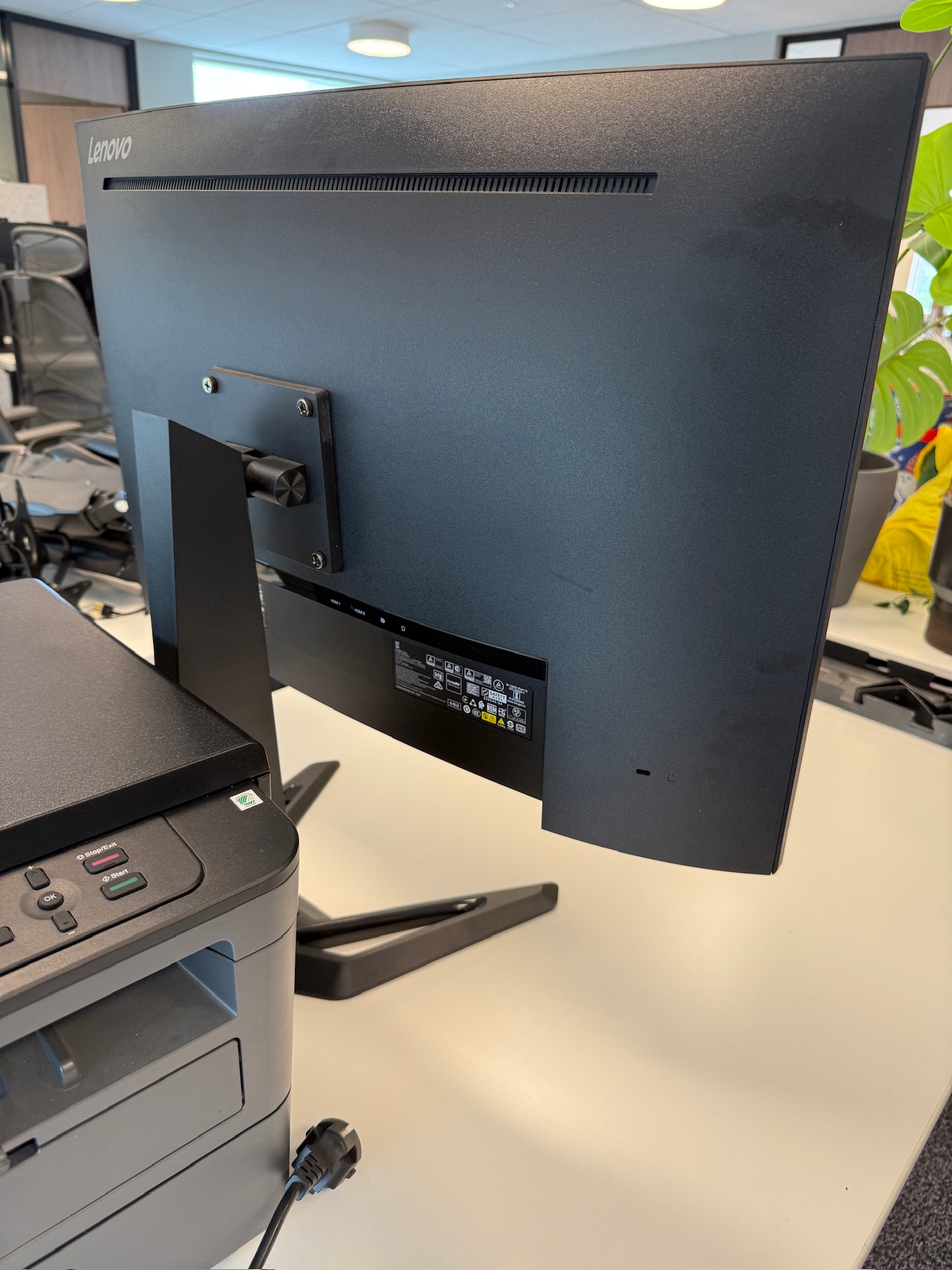 SELT / SOLD Lenovo Legion leikjaskjár, 32'', QHD, 165Hz 2