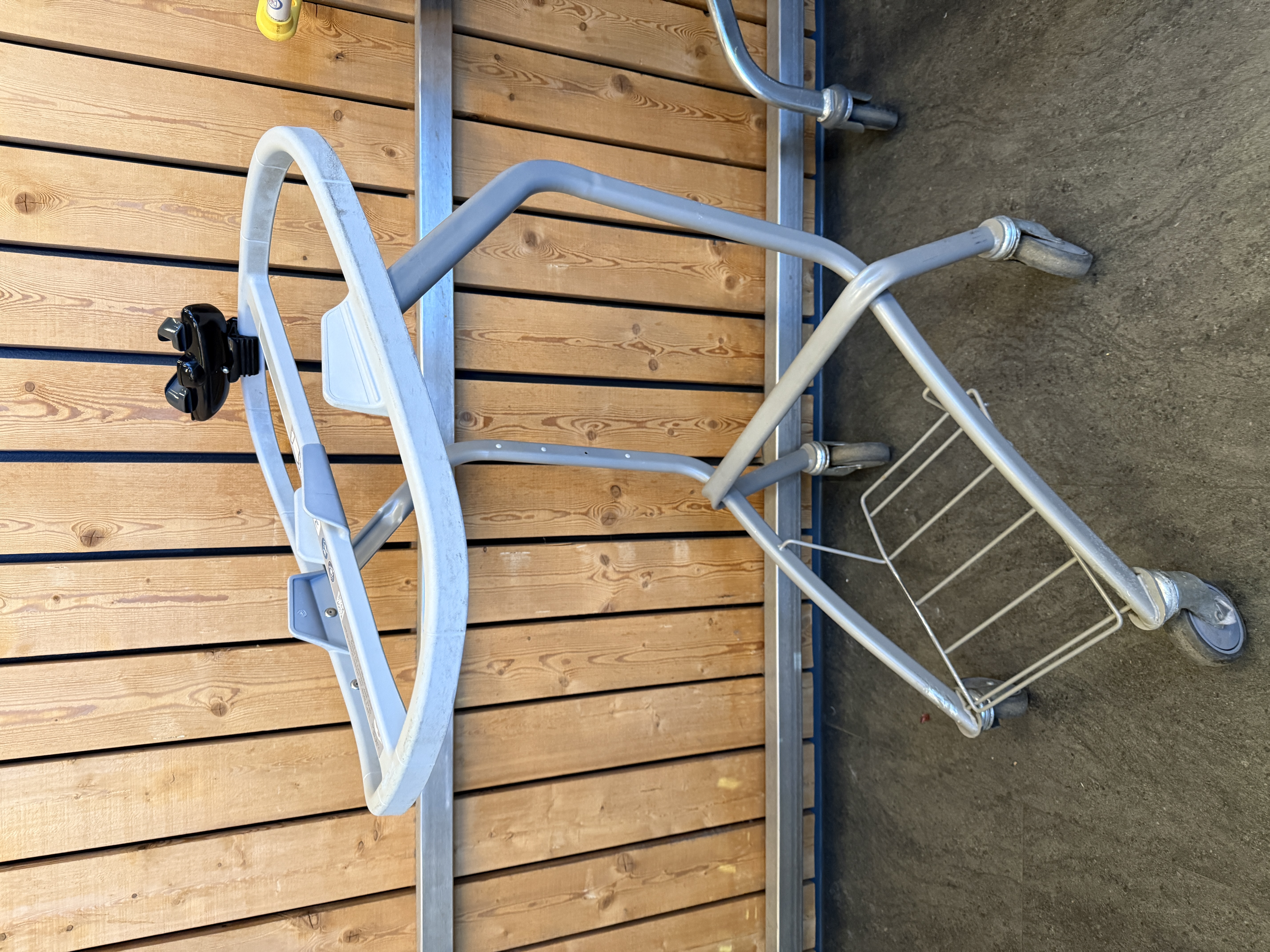 SELT / SOLD Innkaupakerra - 86L barnavagna-/körfuflutningsvagn (28stk)