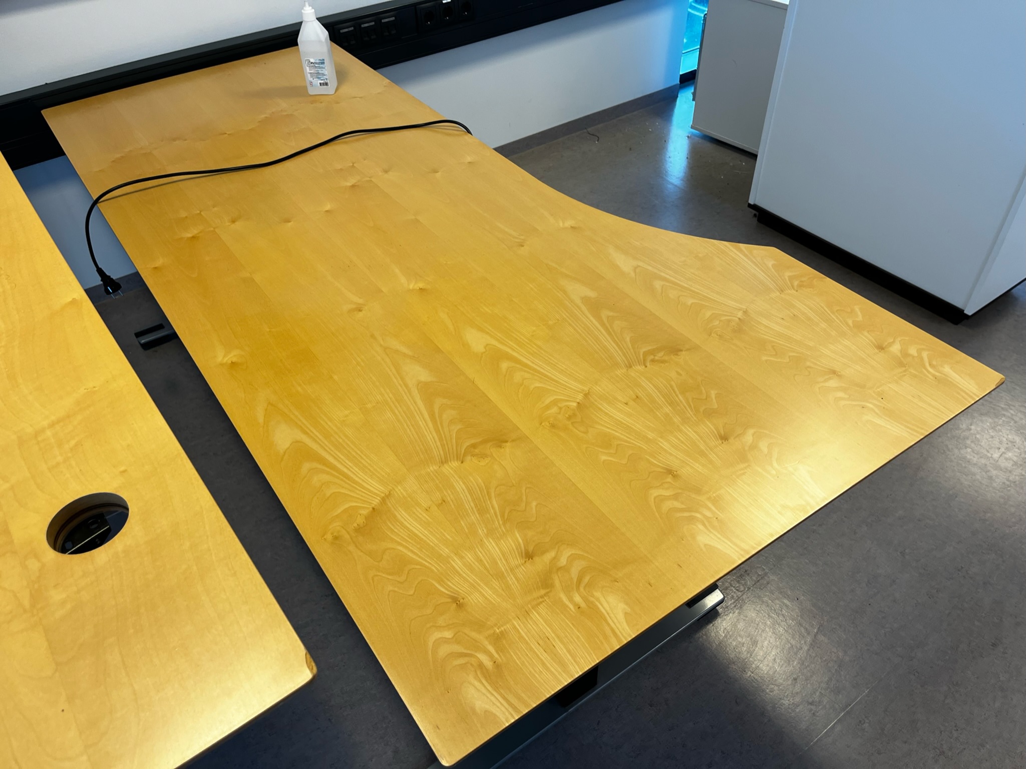 SELT / SOLD - Rafmagnsborð 180x100x80 - 7 stk. til 2