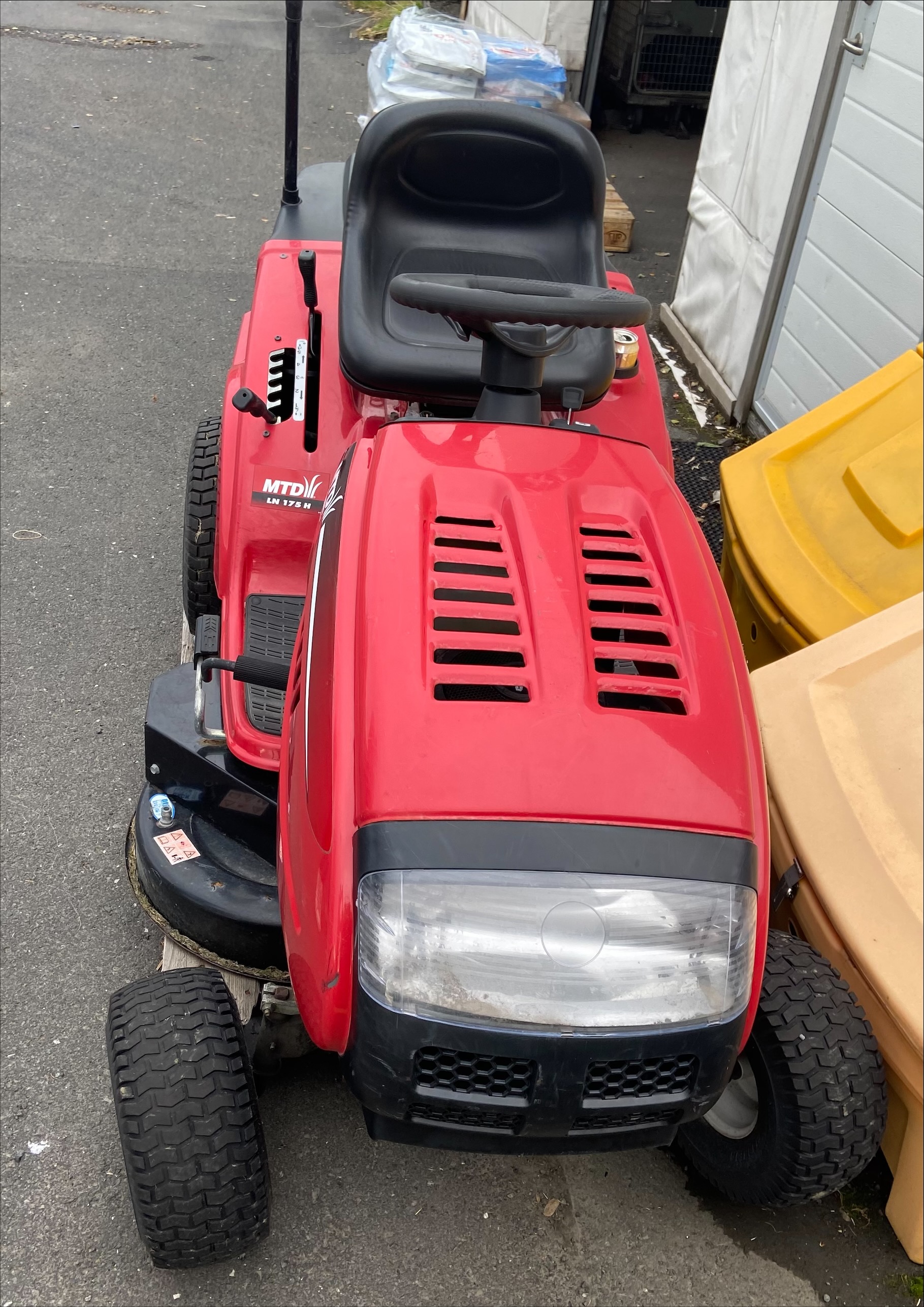 SELT - MTD Sláttutraktor 500cc Series 4 175 2