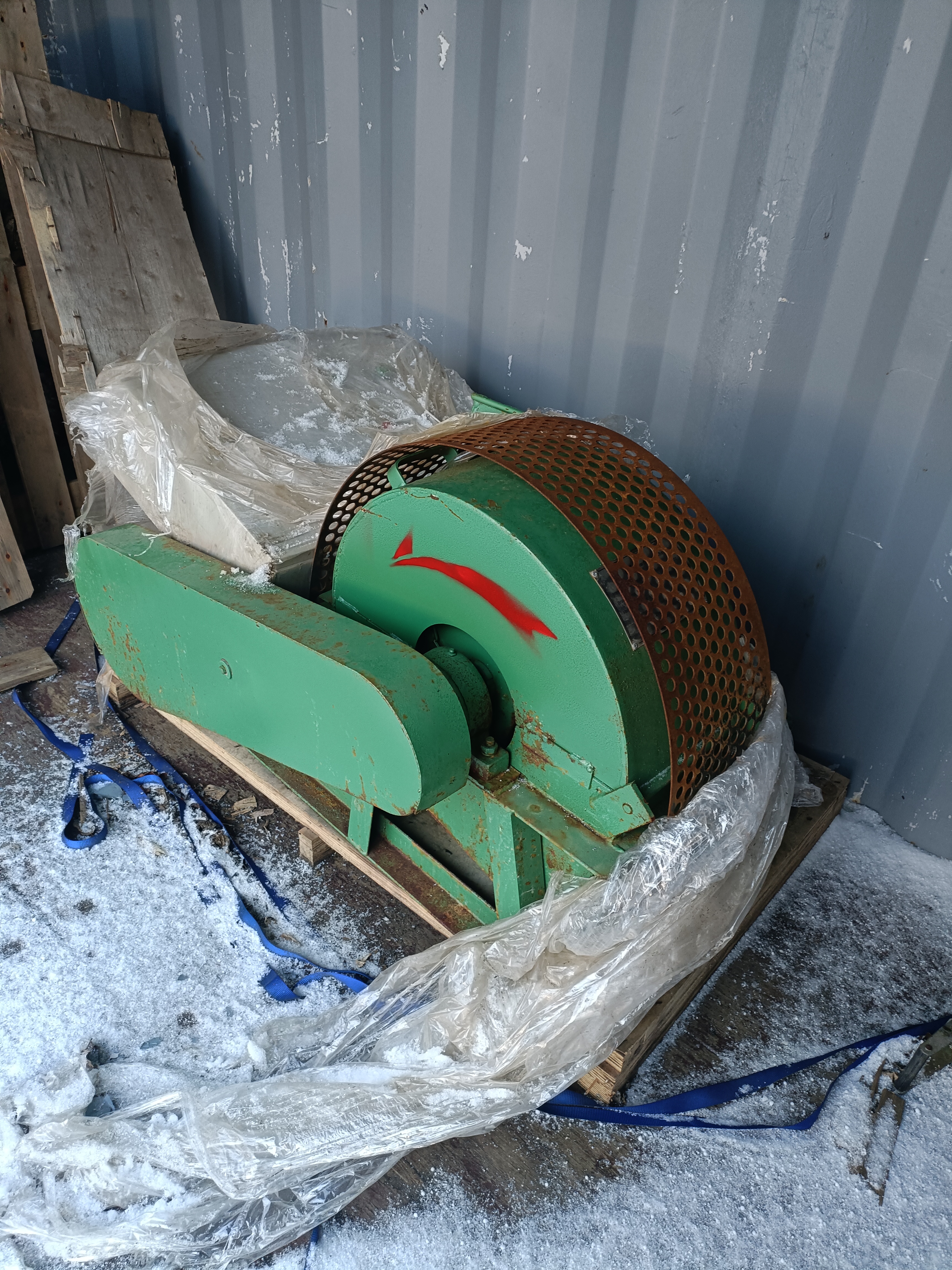 SELT / SOLD - Viðarkurlari 15 kw.