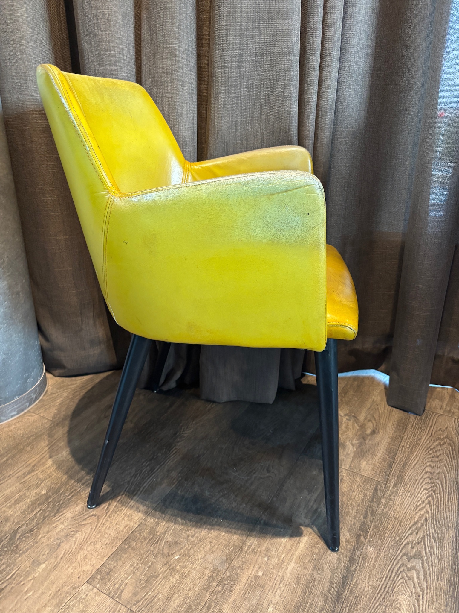 SELT / SOLD Retro borðstofustólar / eldhússtólar, gulir 5
