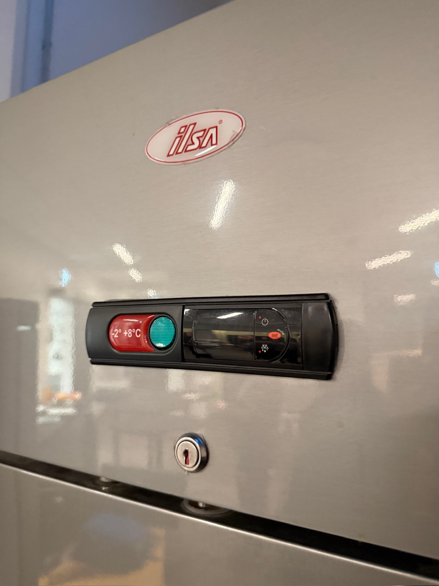 SELT / SOLD Ilsa kæliskápur, 700L 3