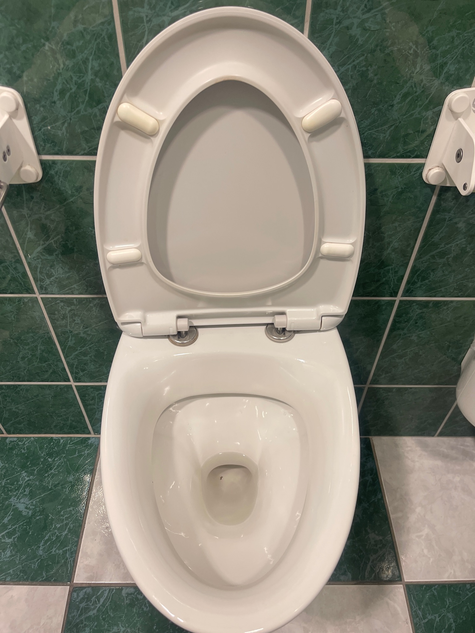 SELT / SOLD WC / vegghengt salerni fyrir fatlaða ásamt skolspjaldi 7