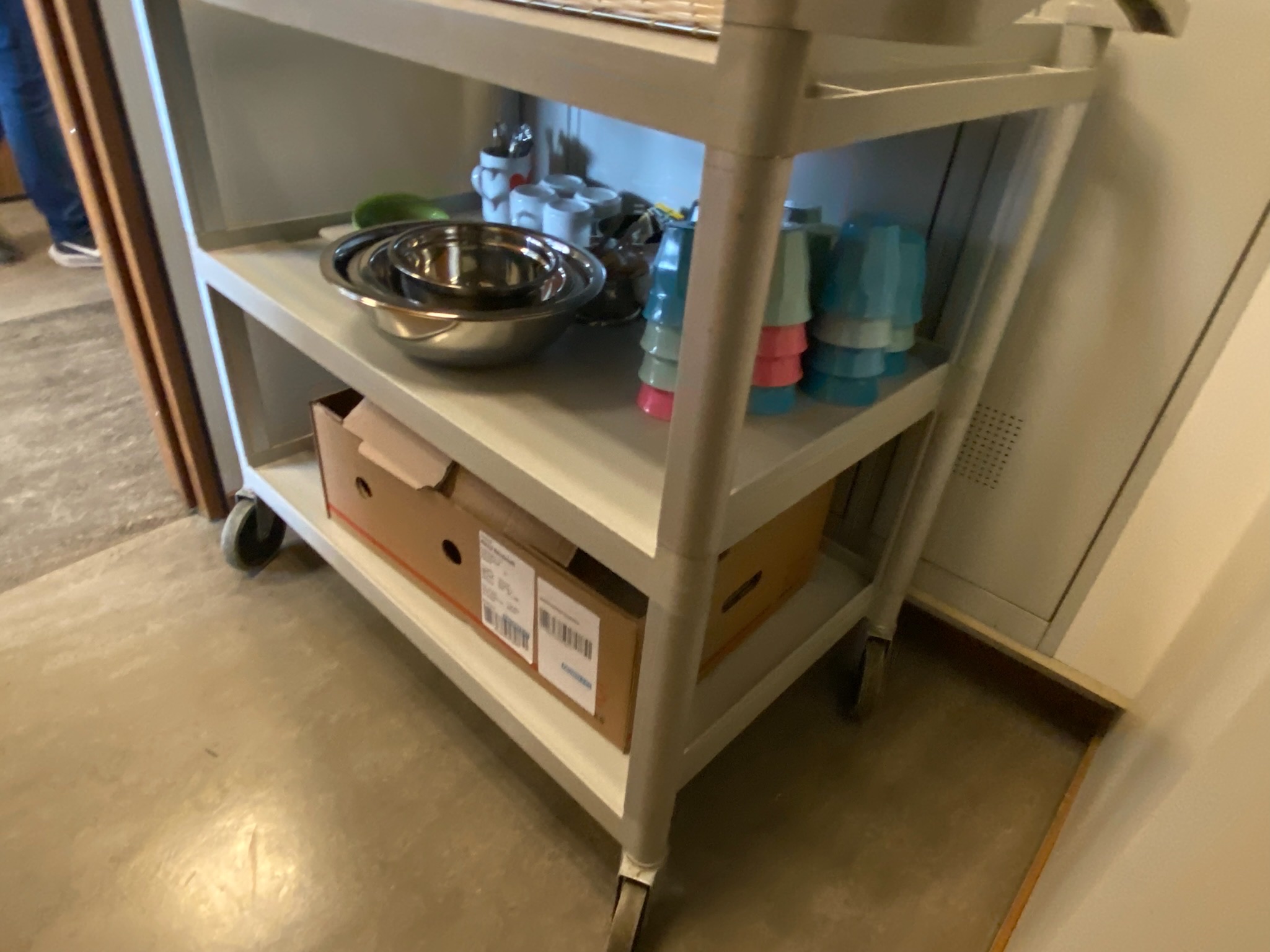SELT / SOLD - Hjólavagn plast 90x50xH84 - Alþingi 2