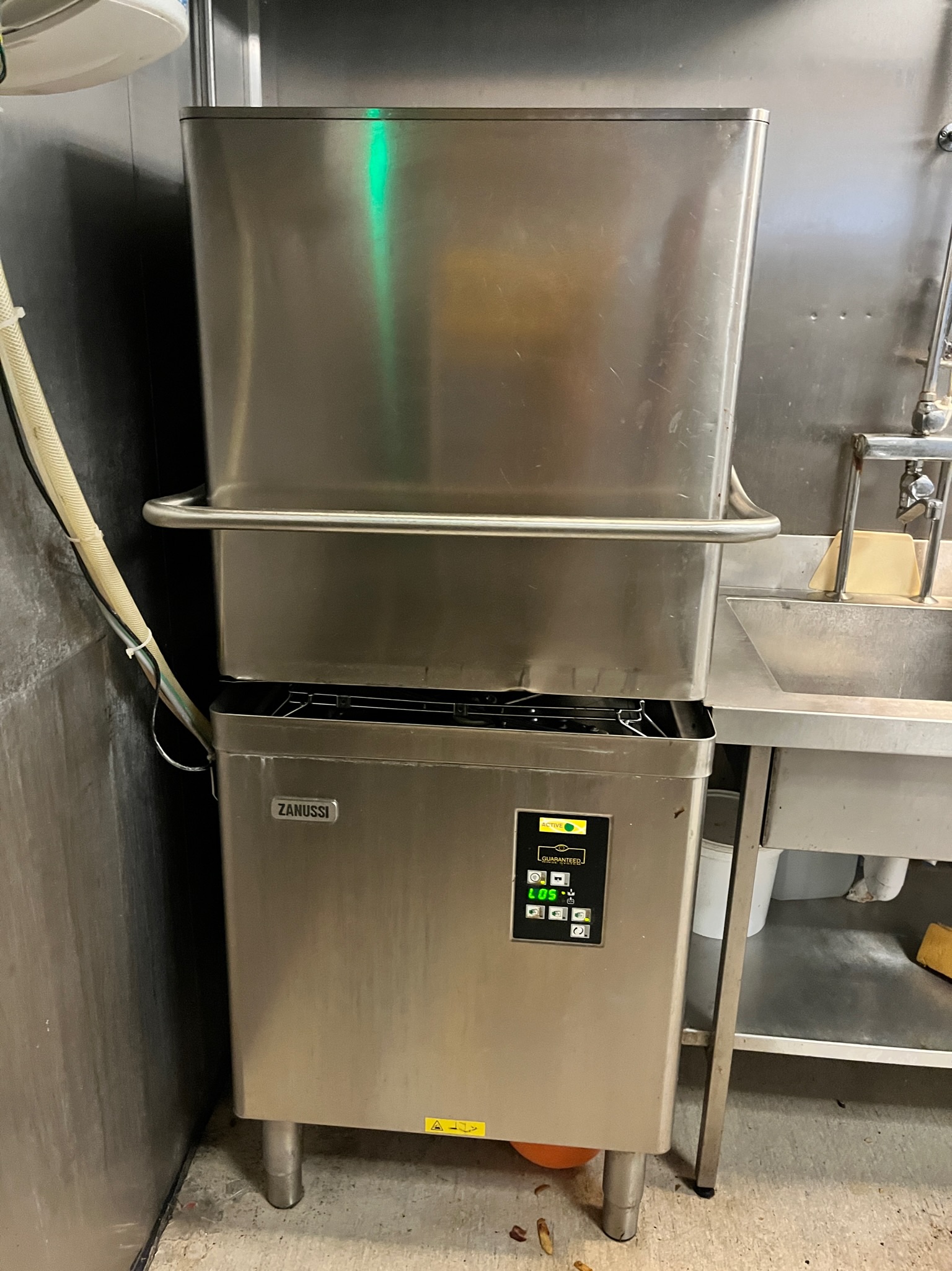 SELT / SOLD Zanussi húddvél ásamt sápuskammtara 3