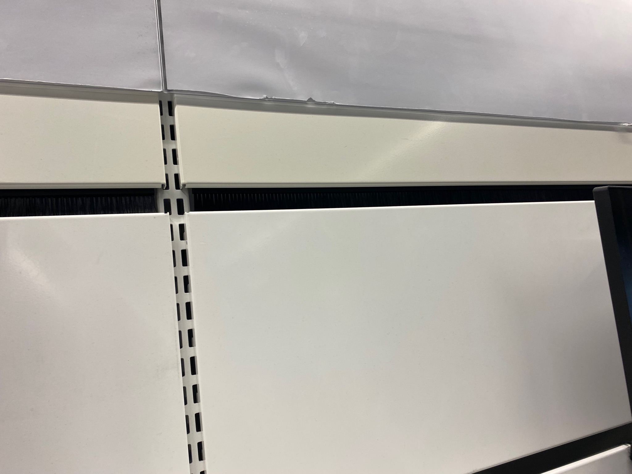 SELT / SOLD Verslunarhillur H290 x B90 sm. 4