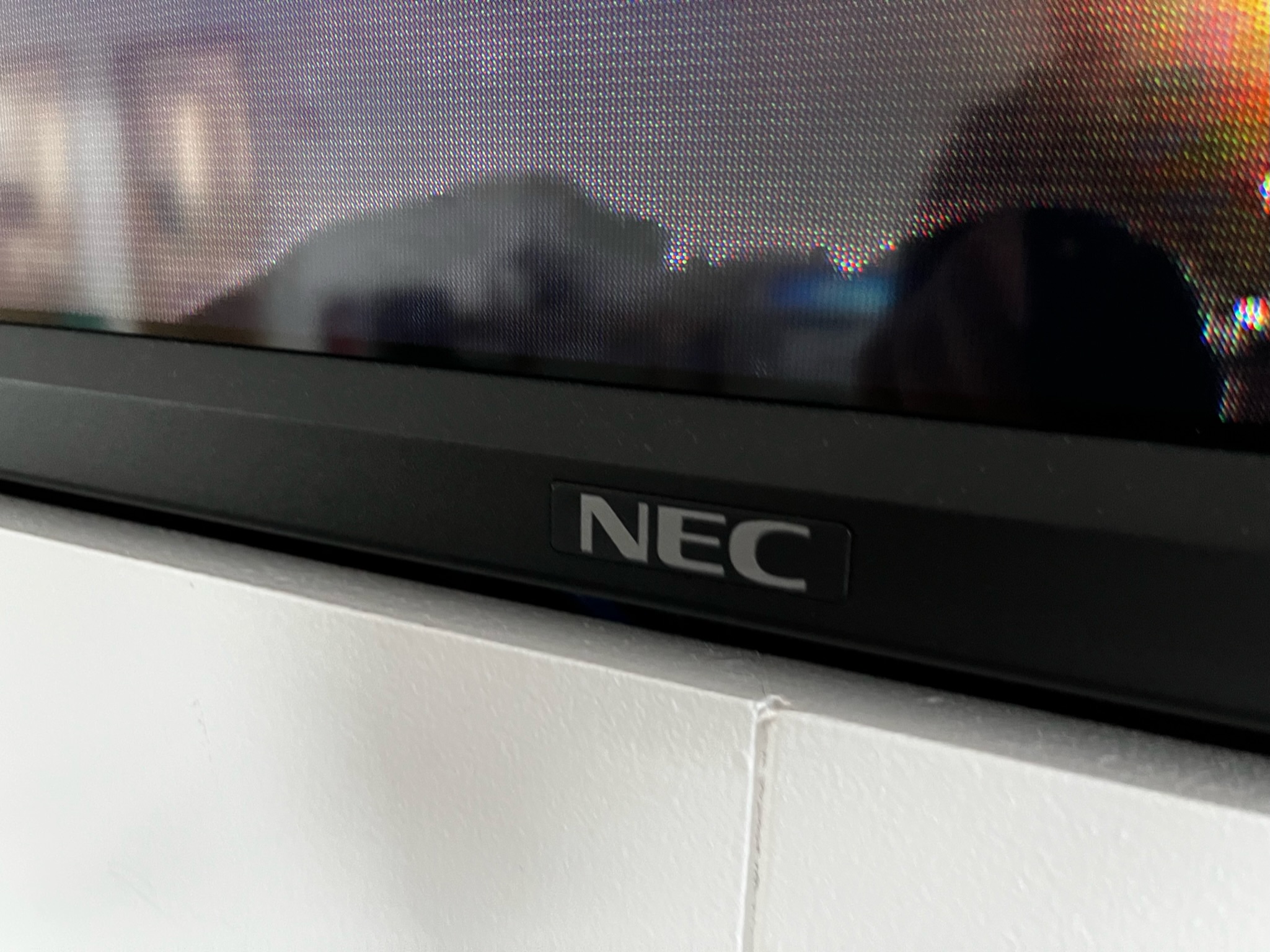 SELT / SOLD NEC upplýsingaskjár - 83'' 5