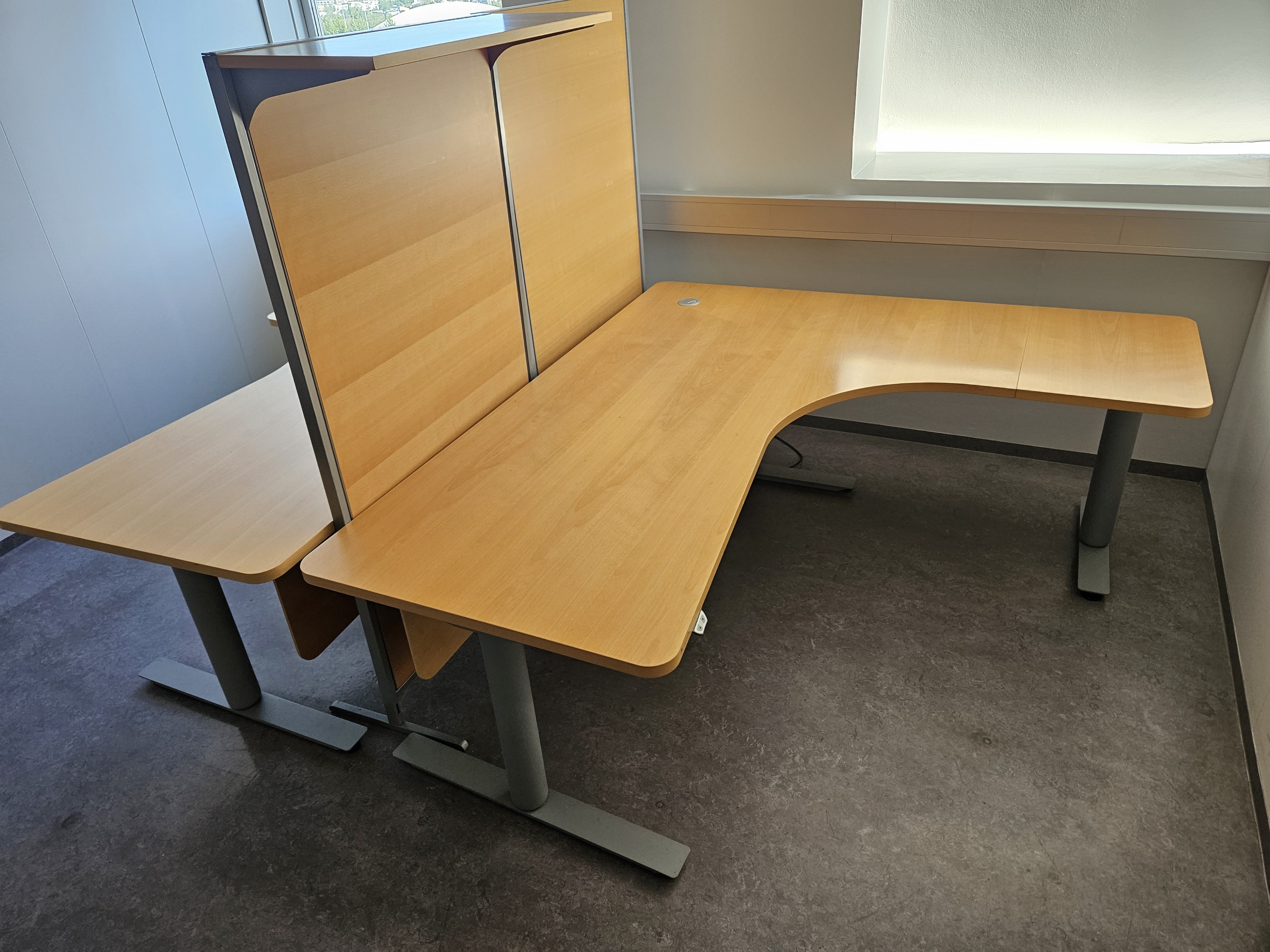 SELT / SOLD Flex-T rafmagnsborð frá Á. G.