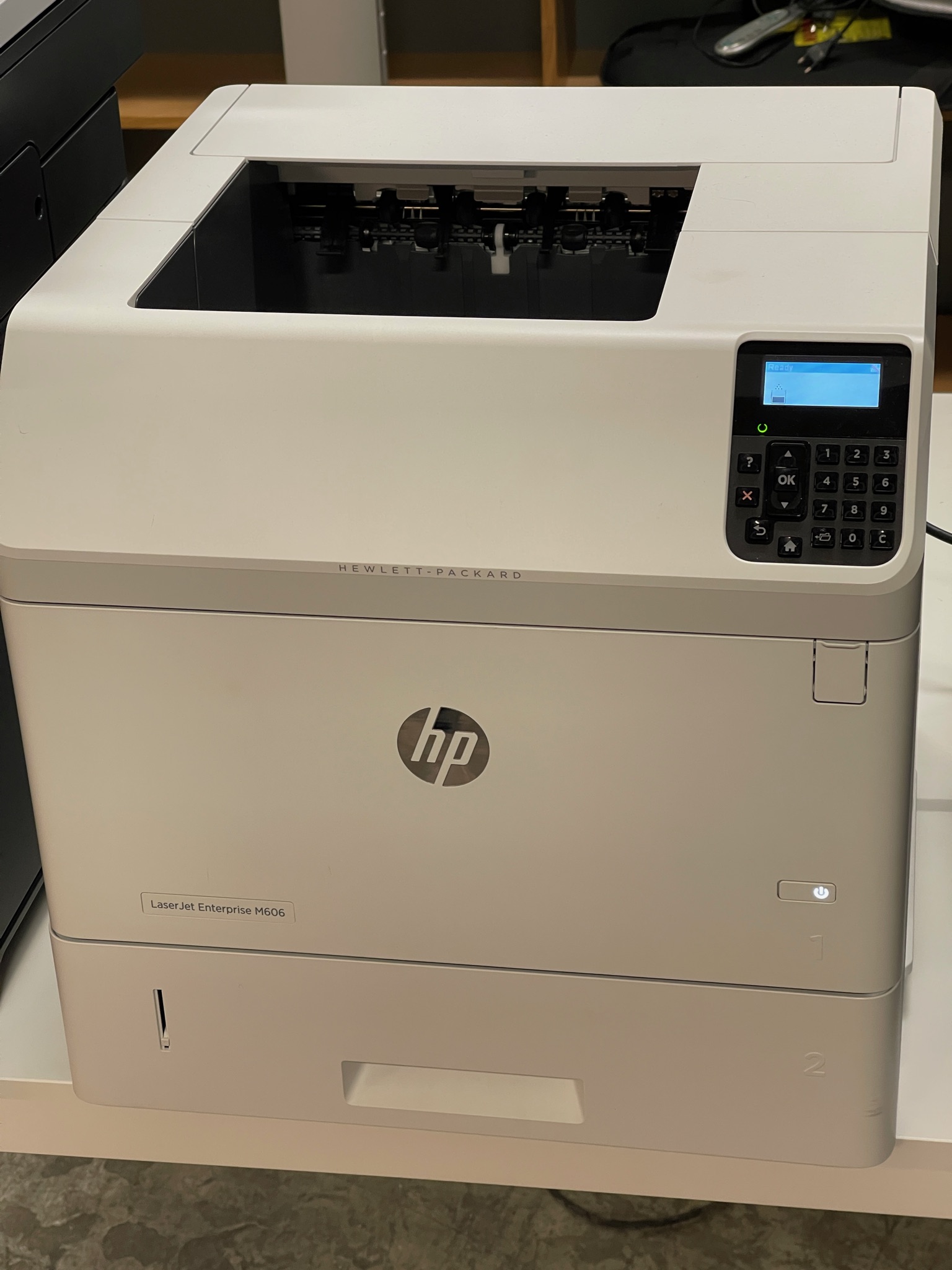 SELT / SOLD - HP Enterprise M606
