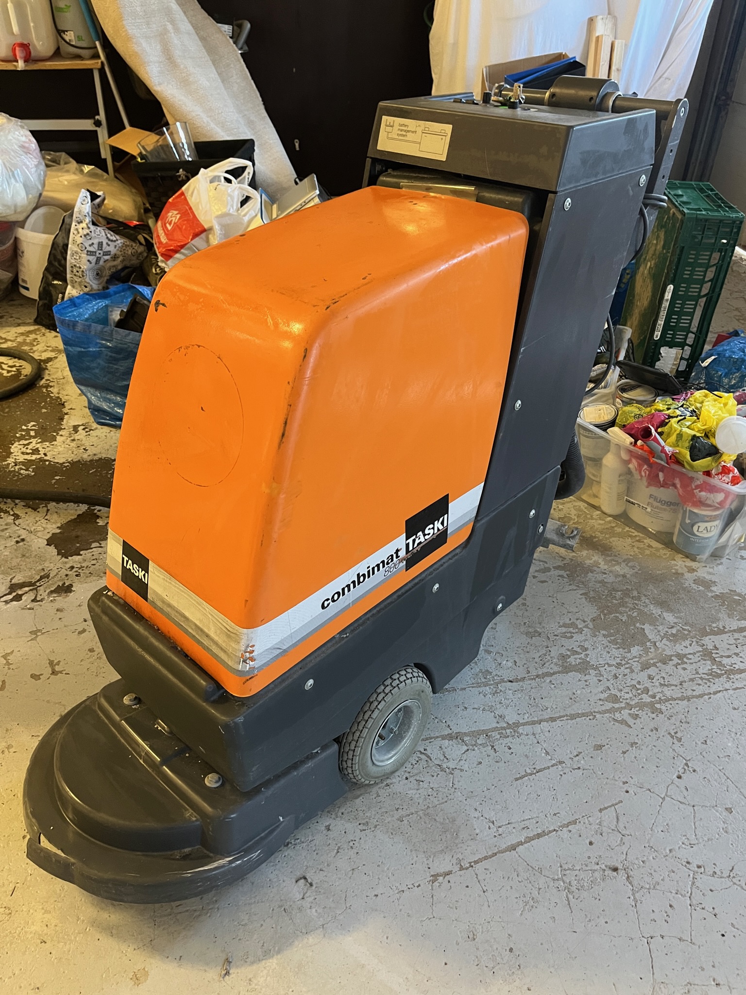 SELT / SOLD Taski skúringarvél