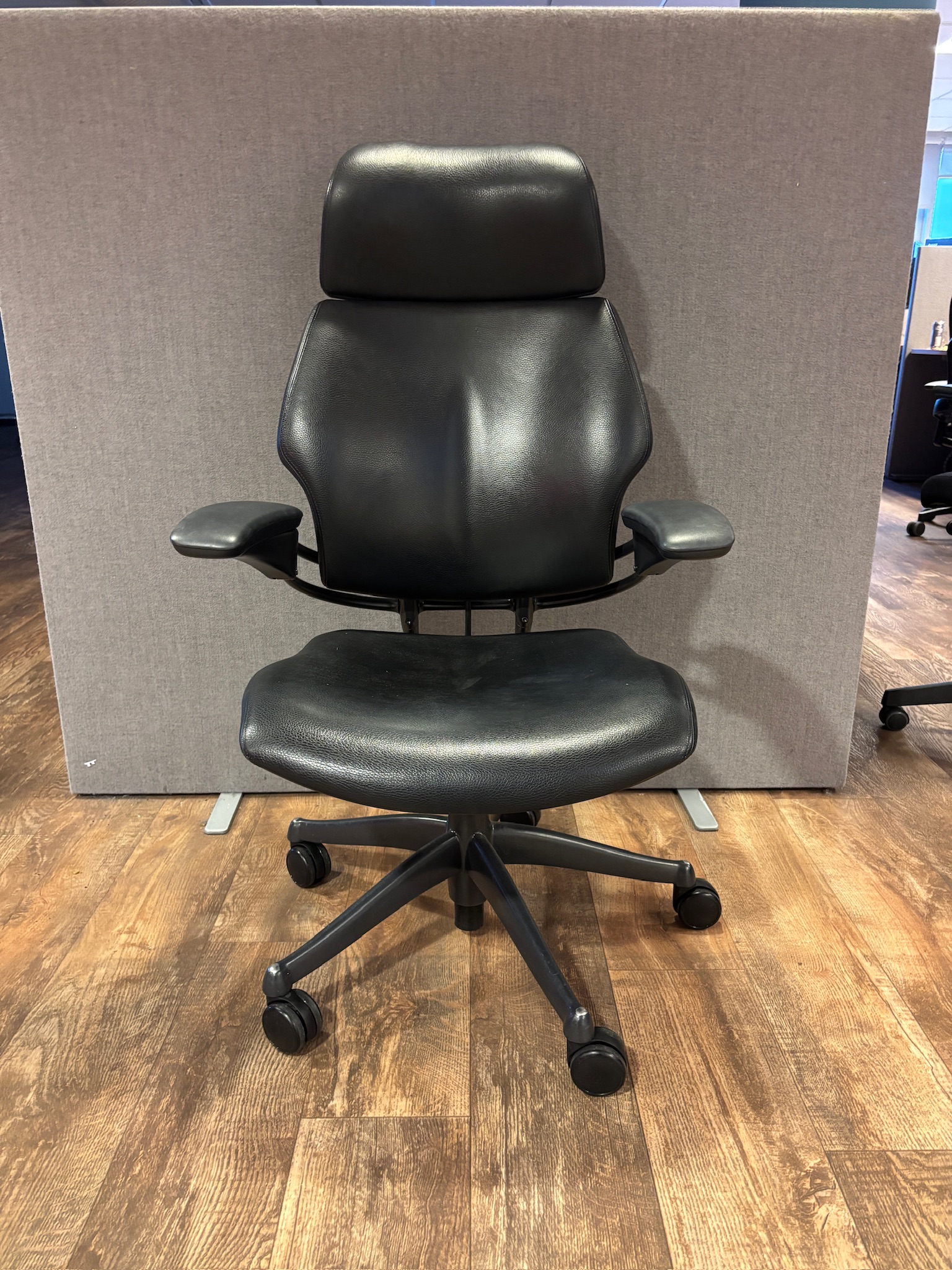 SELT / SOLD Humanscale skrifborðsstóll