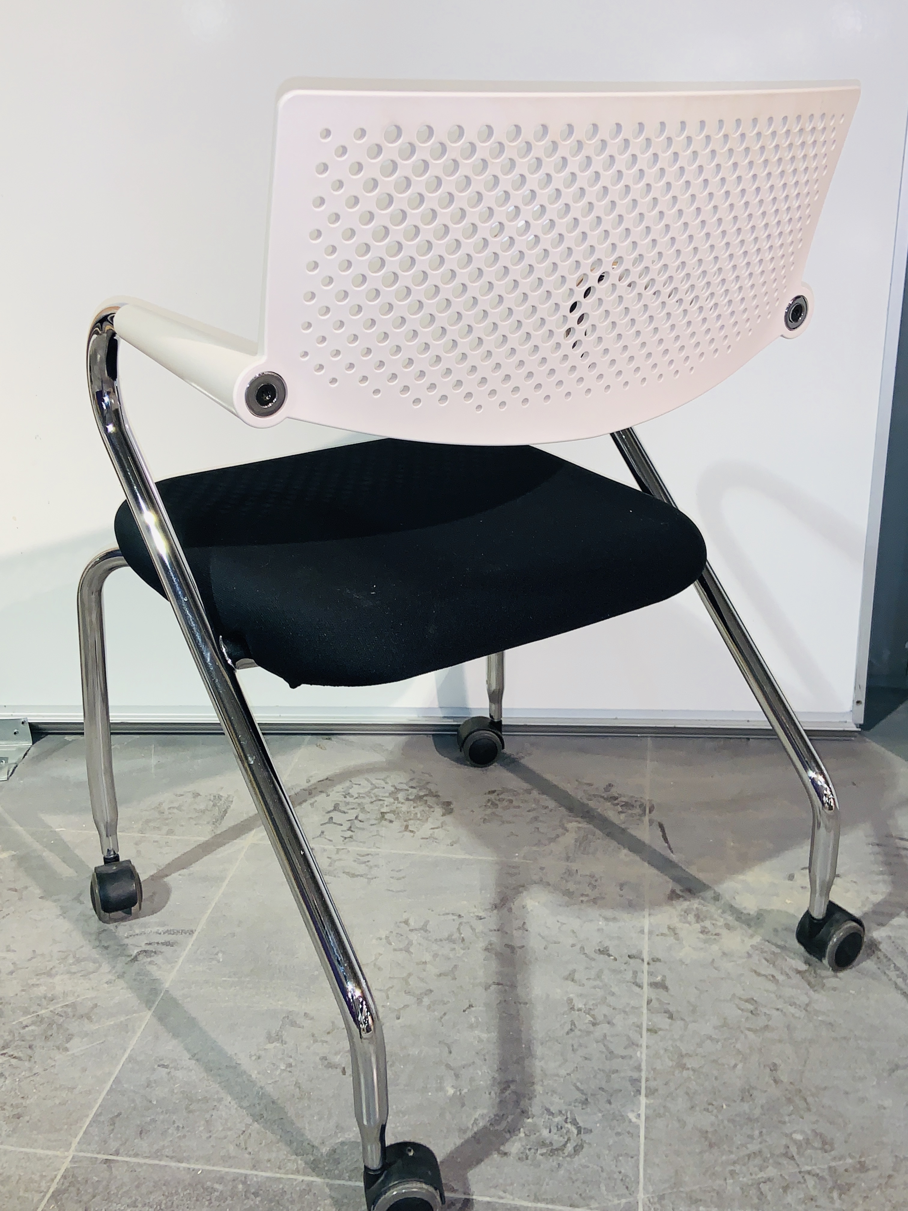 Selt-Flottir Visaroll 2 - Vitra fundarstólar svart/gr/króm á hjólum 4