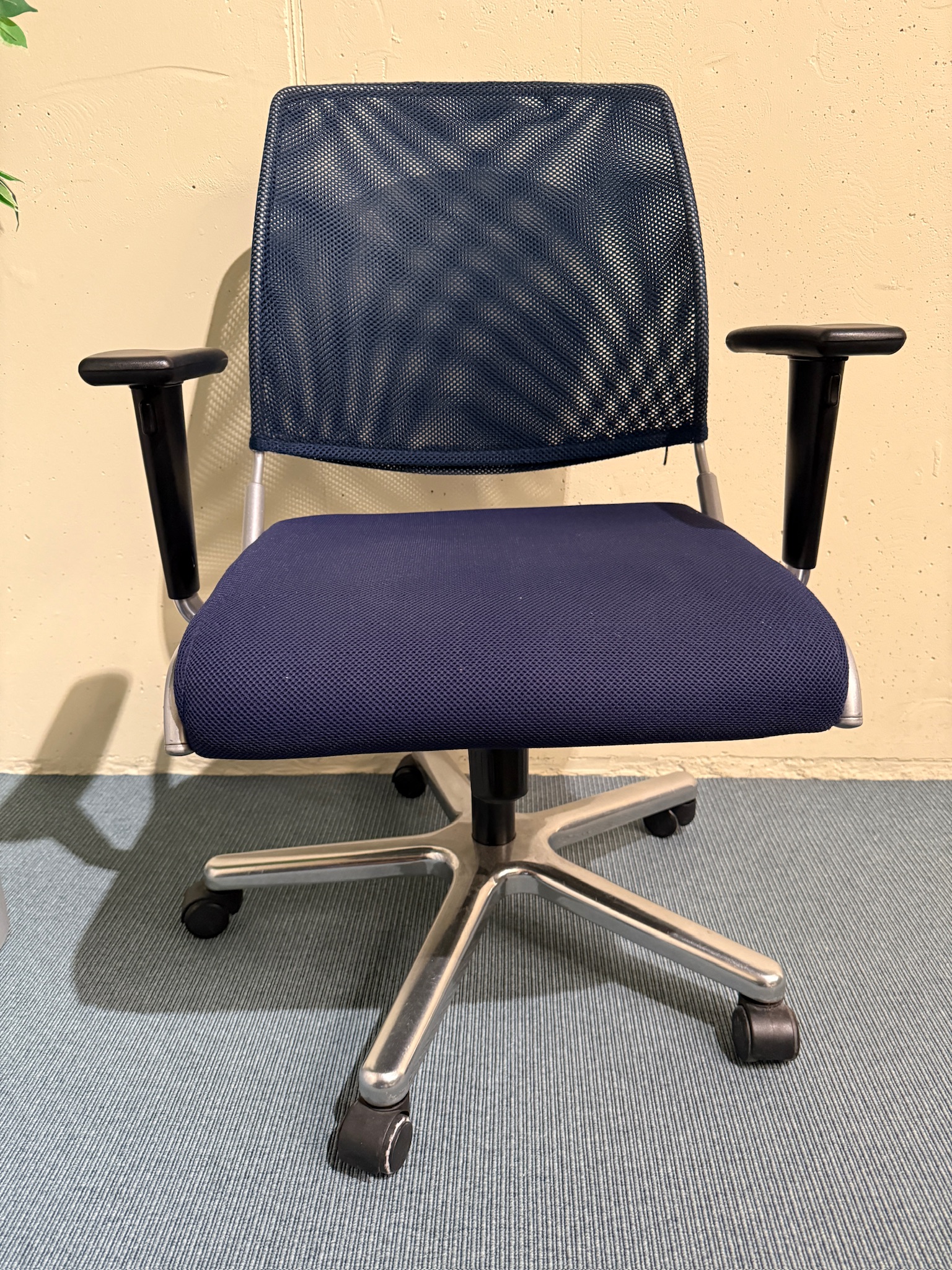 SELT / SOLD Faxi skrifborðsstóll frá Á. Guðmundsson 5
