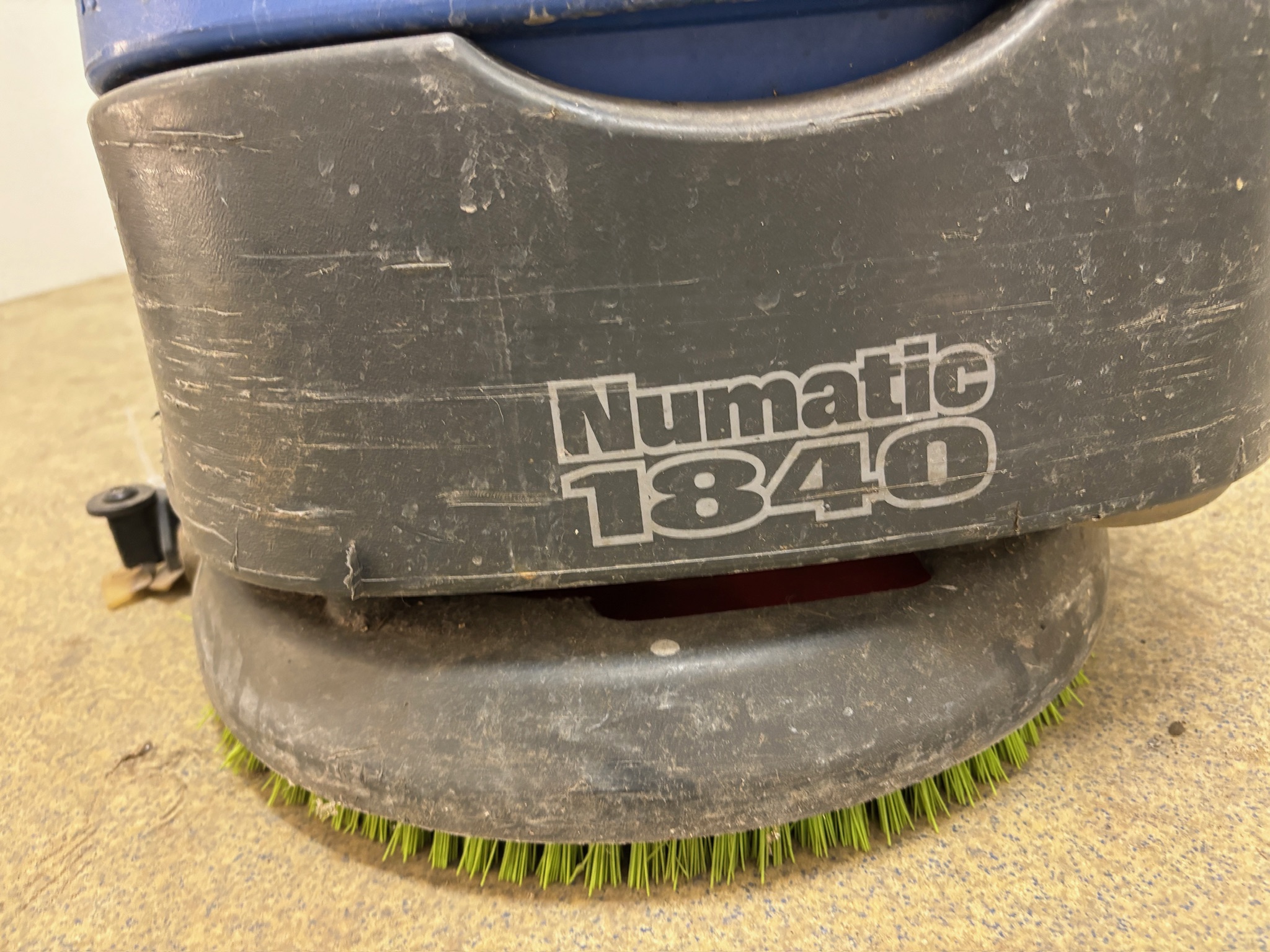 SELT / SOLD Numatic TTB1840 gólfþvottavél m/rafhlöðu 8