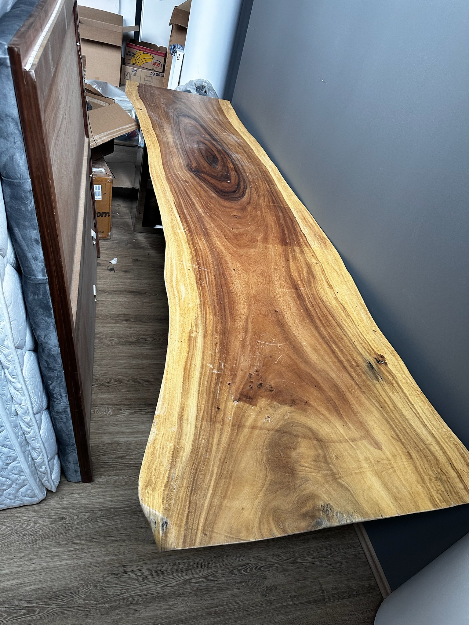 SELT / SOLD - Gegnheilt viðarborð, B338 x D82 sm. 2