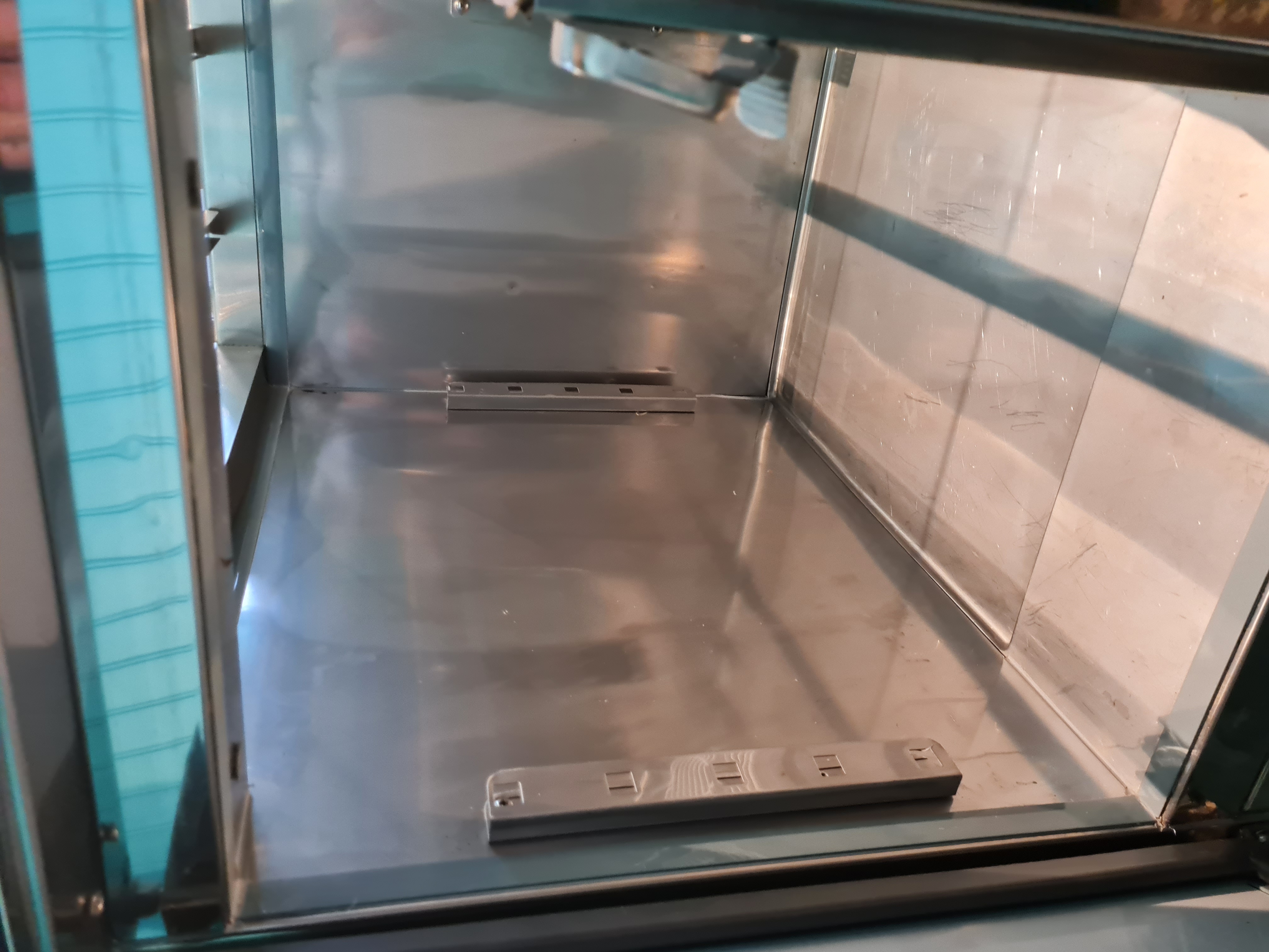 SELT / SOLD - Preppborð - innbyggður í verslunarborð - salatborð 7