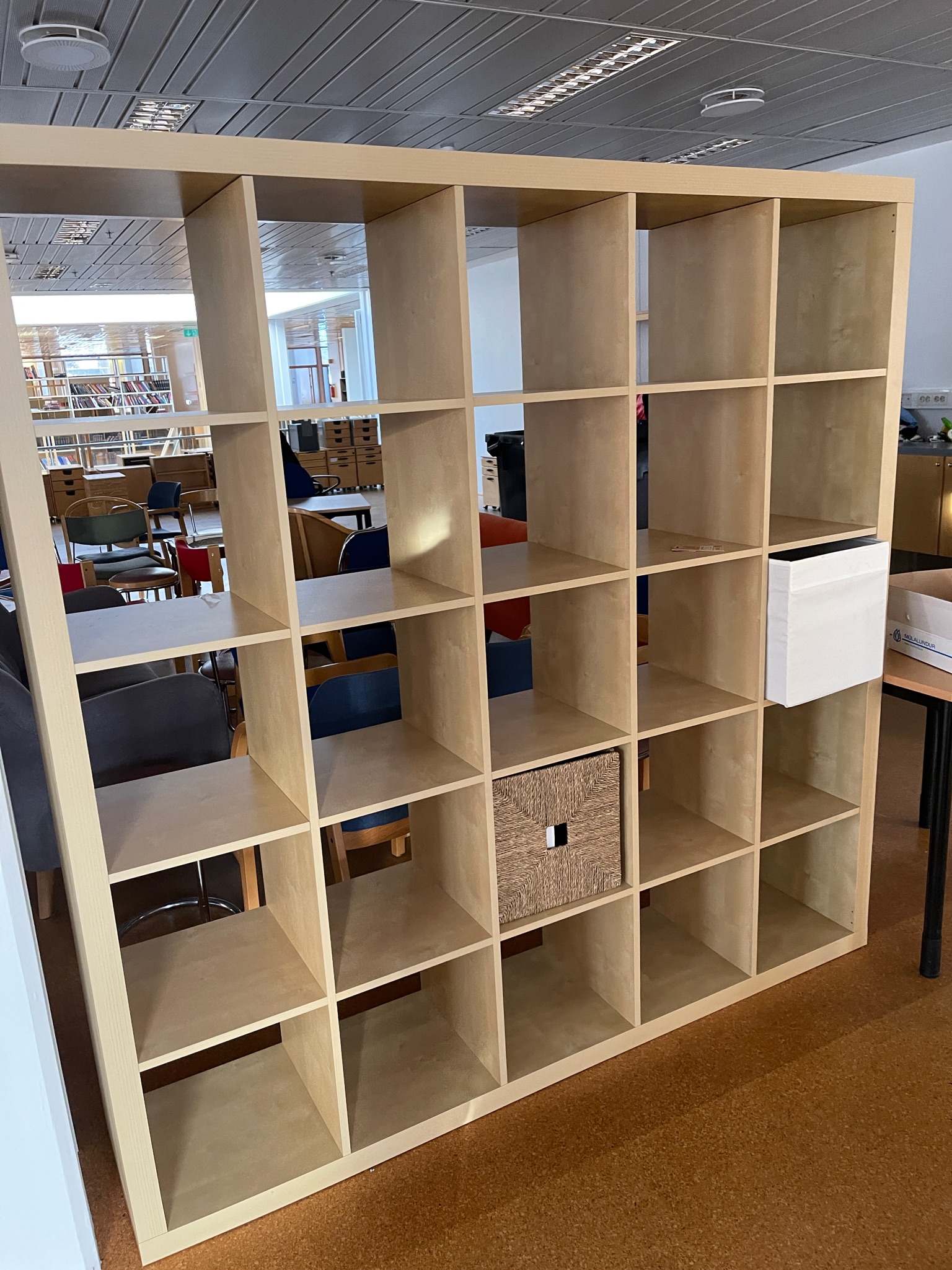 SELT / SOLD IKEA KALLAX 5x5 hillur 184x184 2