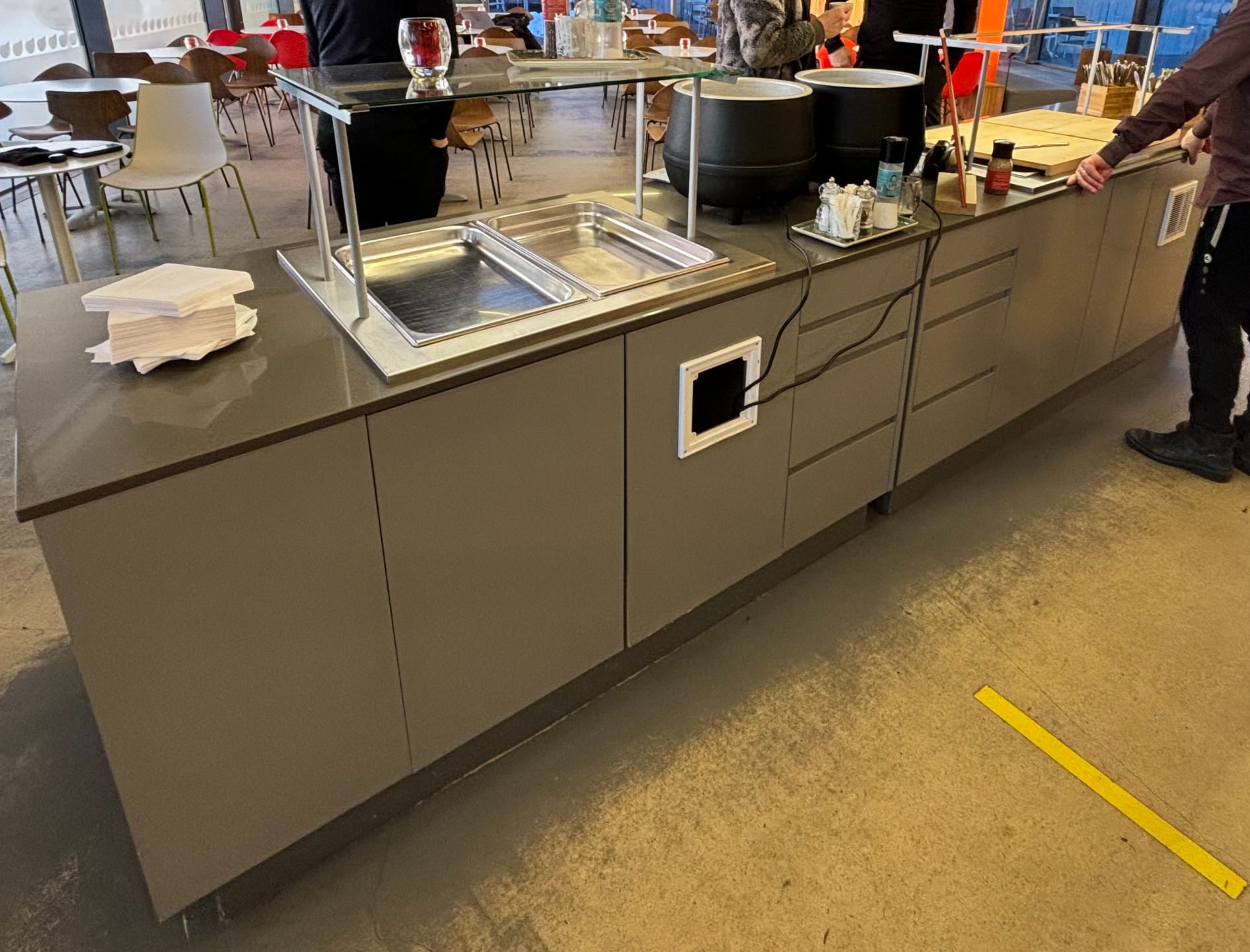 SELT / SOLD Metos kælieyja í mötuneytisborð 2