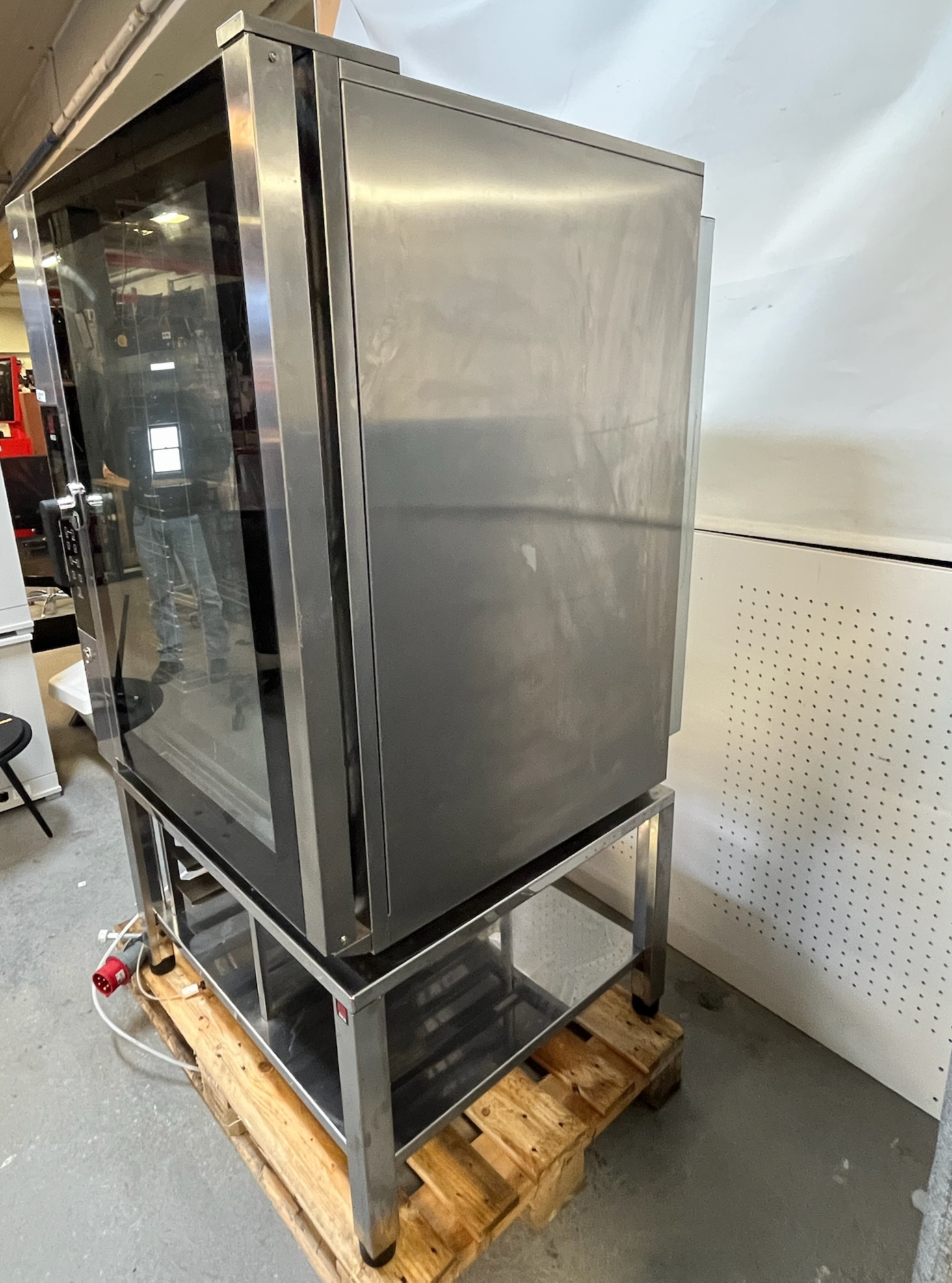 SELT / SOLD TecnoEKA gufuofn á standi frá BVT, 11 skúffur 4
