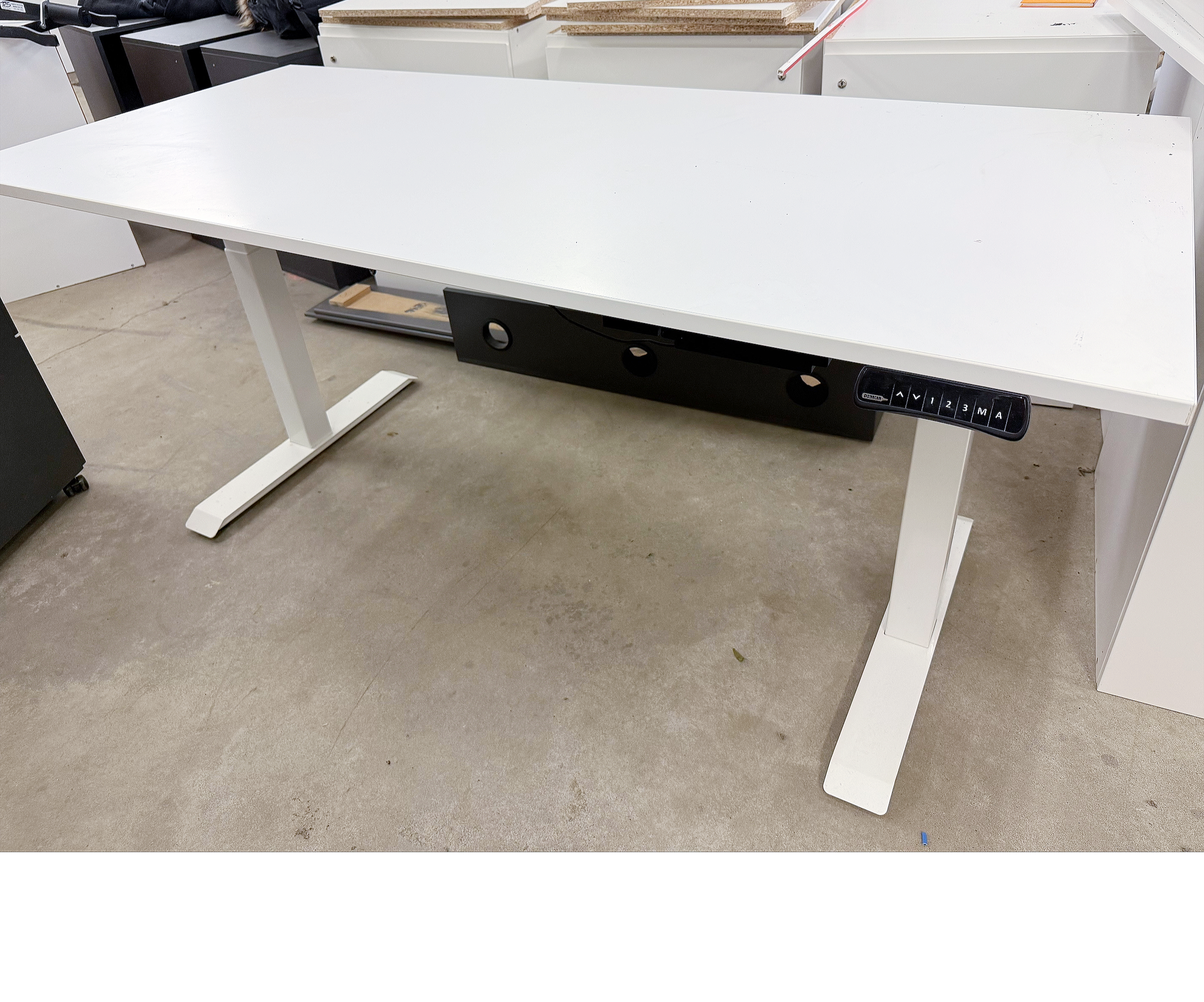 SELT / SOLD Kinnarps rafmagnsborð frá Pennanum, B180xD80sm. - Selfoss