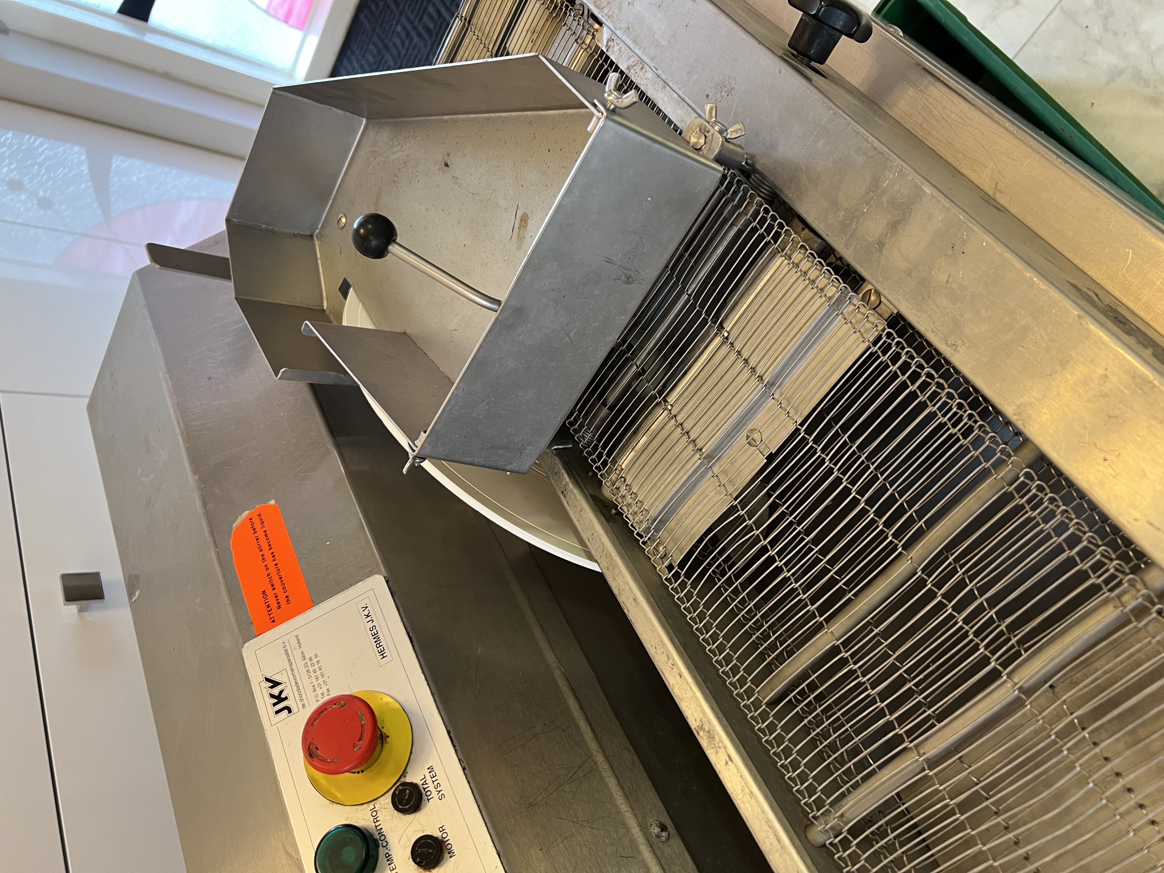 Súkkulaðivél - færiband - skammtari JKV30 - MOULDING MACHINE 30 K 6