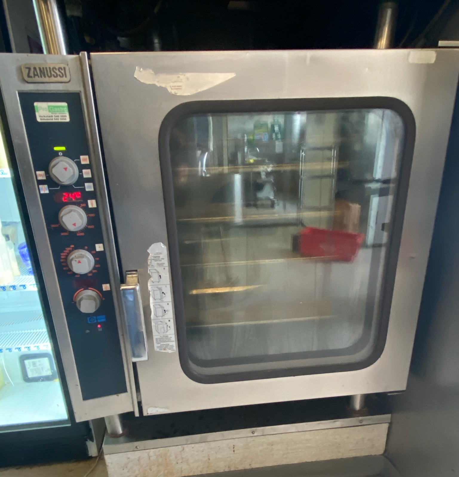 SELT / SOLD Zanussi ofn frá ProGastro - H100 x B90 x D90 sm.