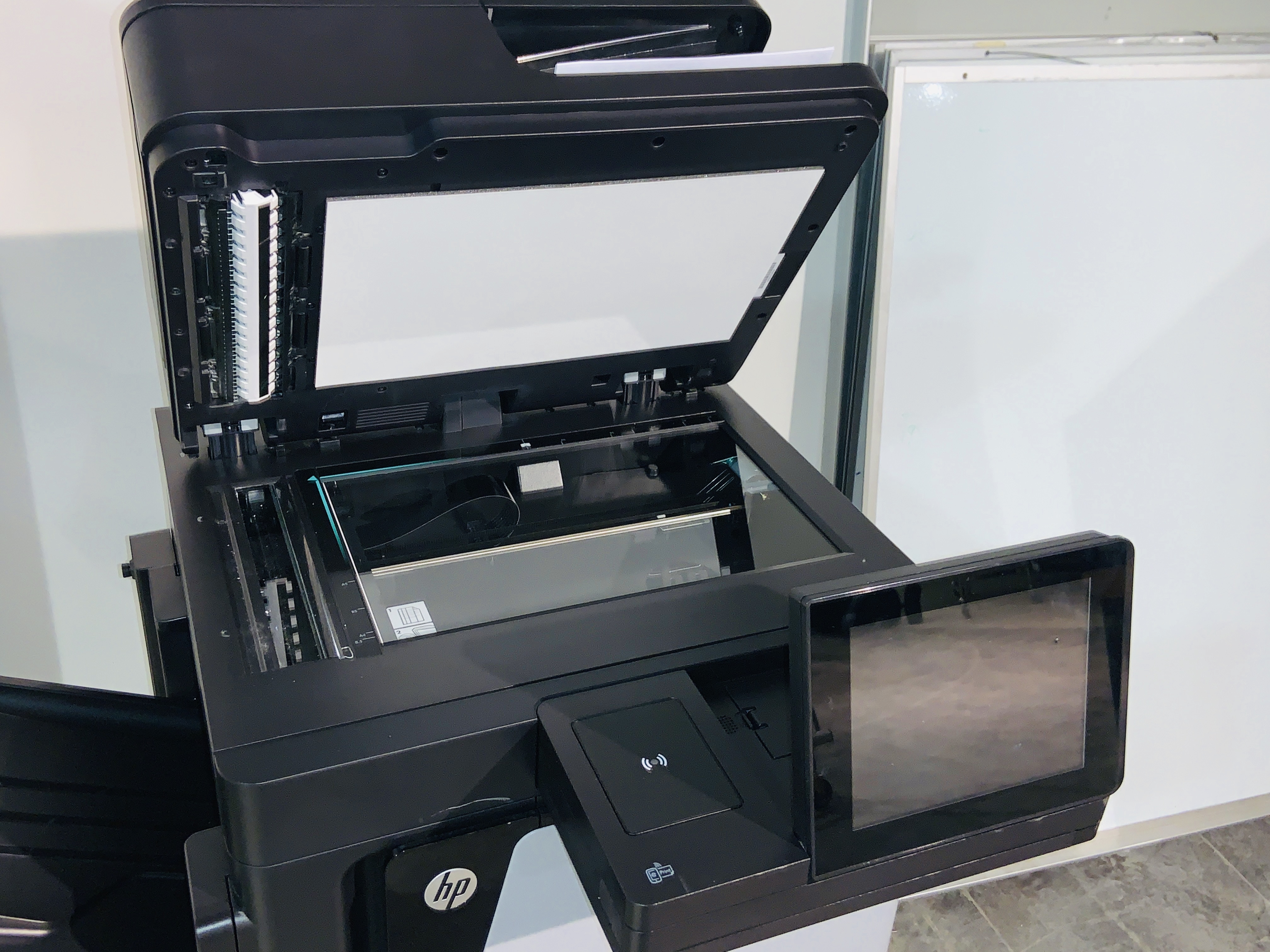 Selt-HP Color Laserjet Ent. MFP M630dn 4
