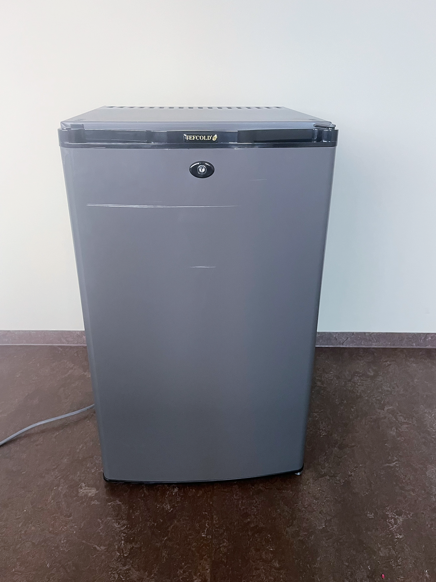 SELT / SOLD Tefcold TM50 Black ísskápur