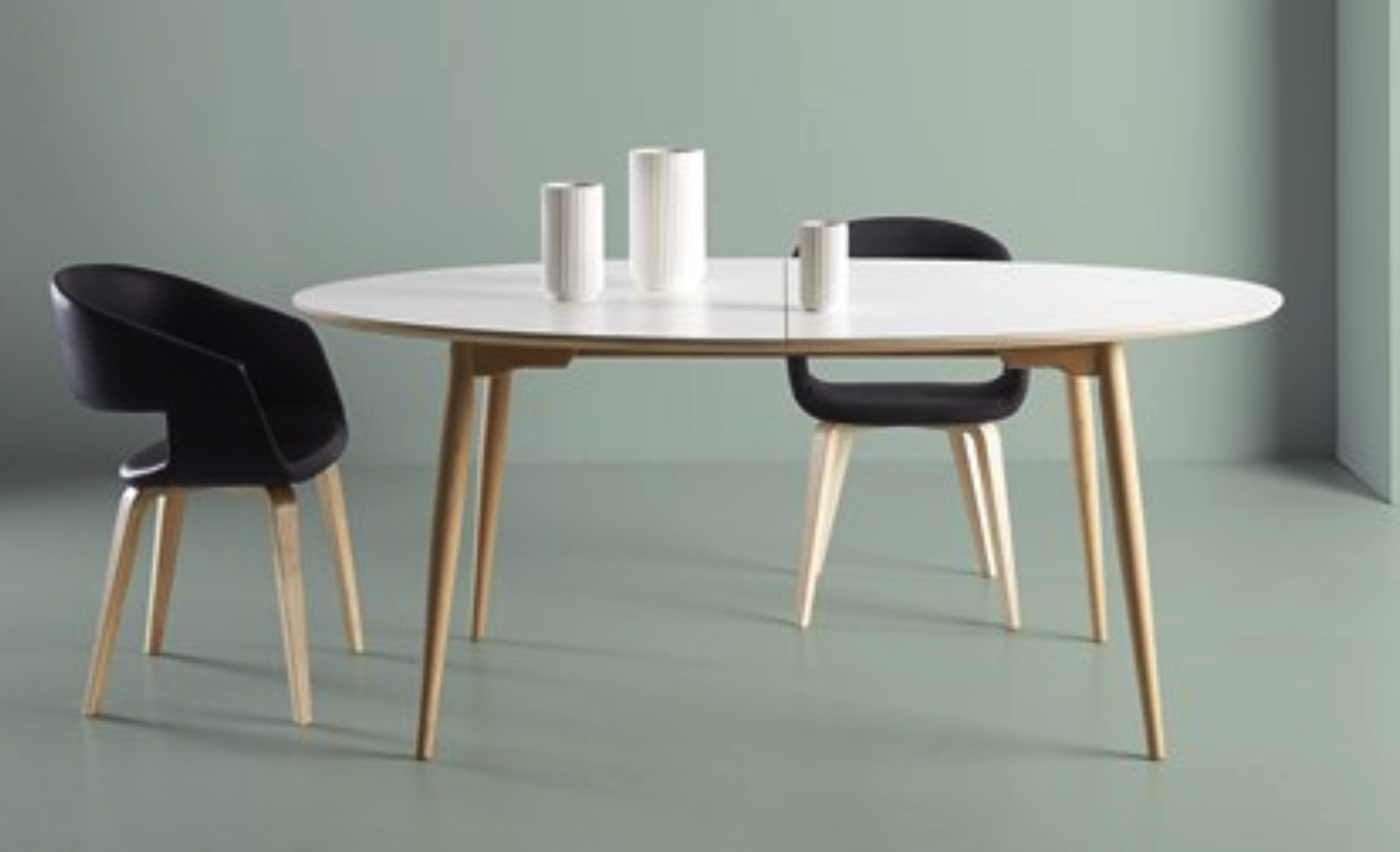 Selt/Endurnýtt-HASLEV 7-H Borðstofuborð / Fundarborð 180x105 cm frá ILVA